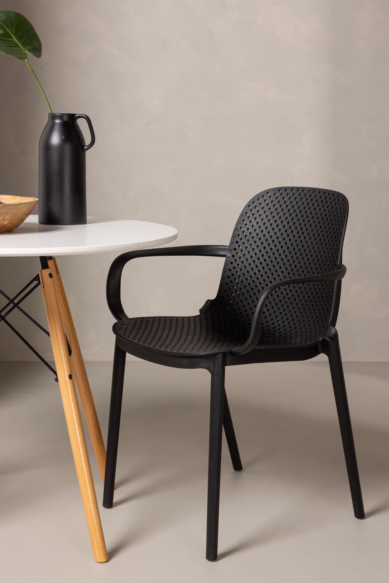 Stilvolles Danburi Esszimmerset mit Baltimore Tisch und komfortablen Stühlen, ideal für gemütliche Essbereiche und gesellige Abende.