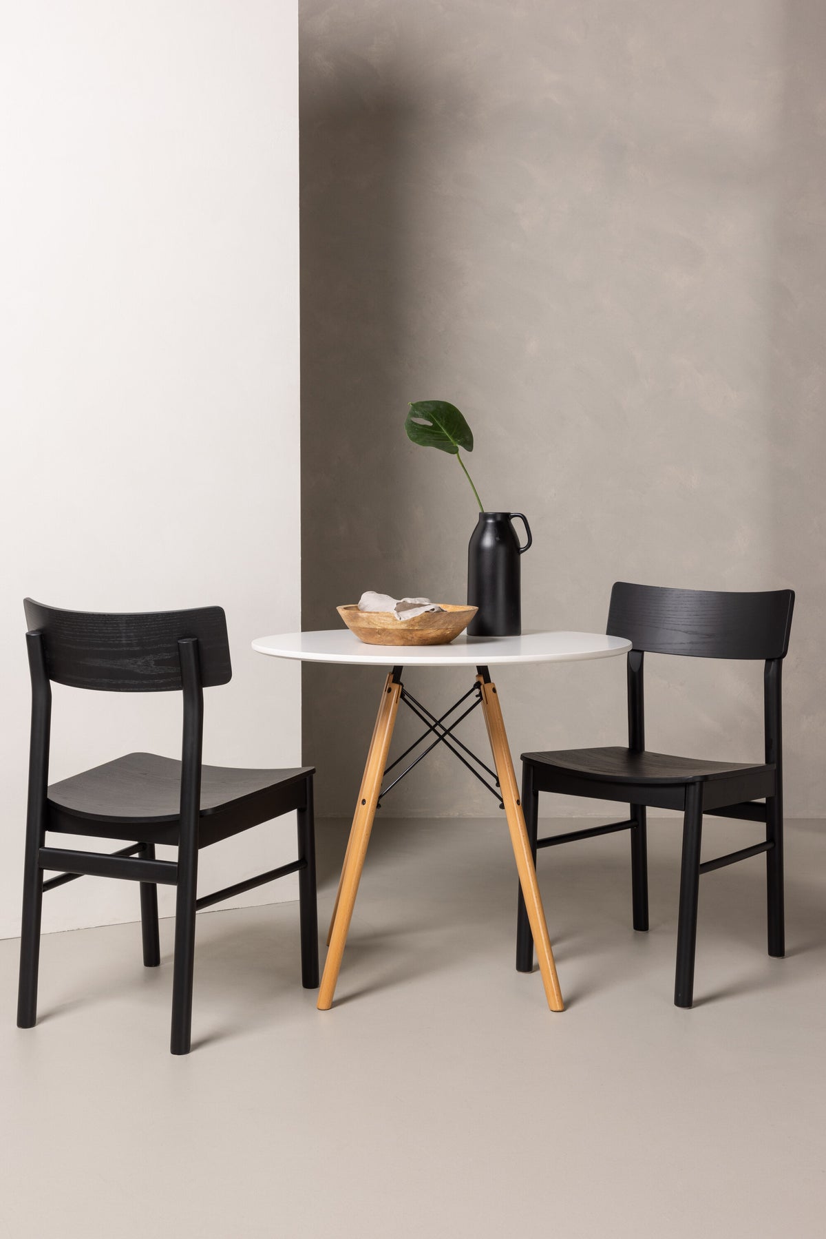 Danburi Esszimmerset + Montros ⌀60cm/2St. in Schwarz präsentiert im Onlineshop von KAQTU Design AG. Esszimmerset ist von Venture Home