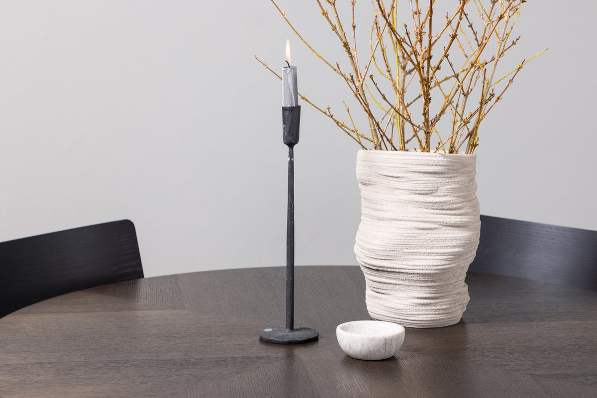 Copenhagen Esstisch + 4 xMontros Esszimmerstuhl in Schwarz präsentiert im Onlineshop von KAQTU Design AG. Esszimmerset ist von Venture Home