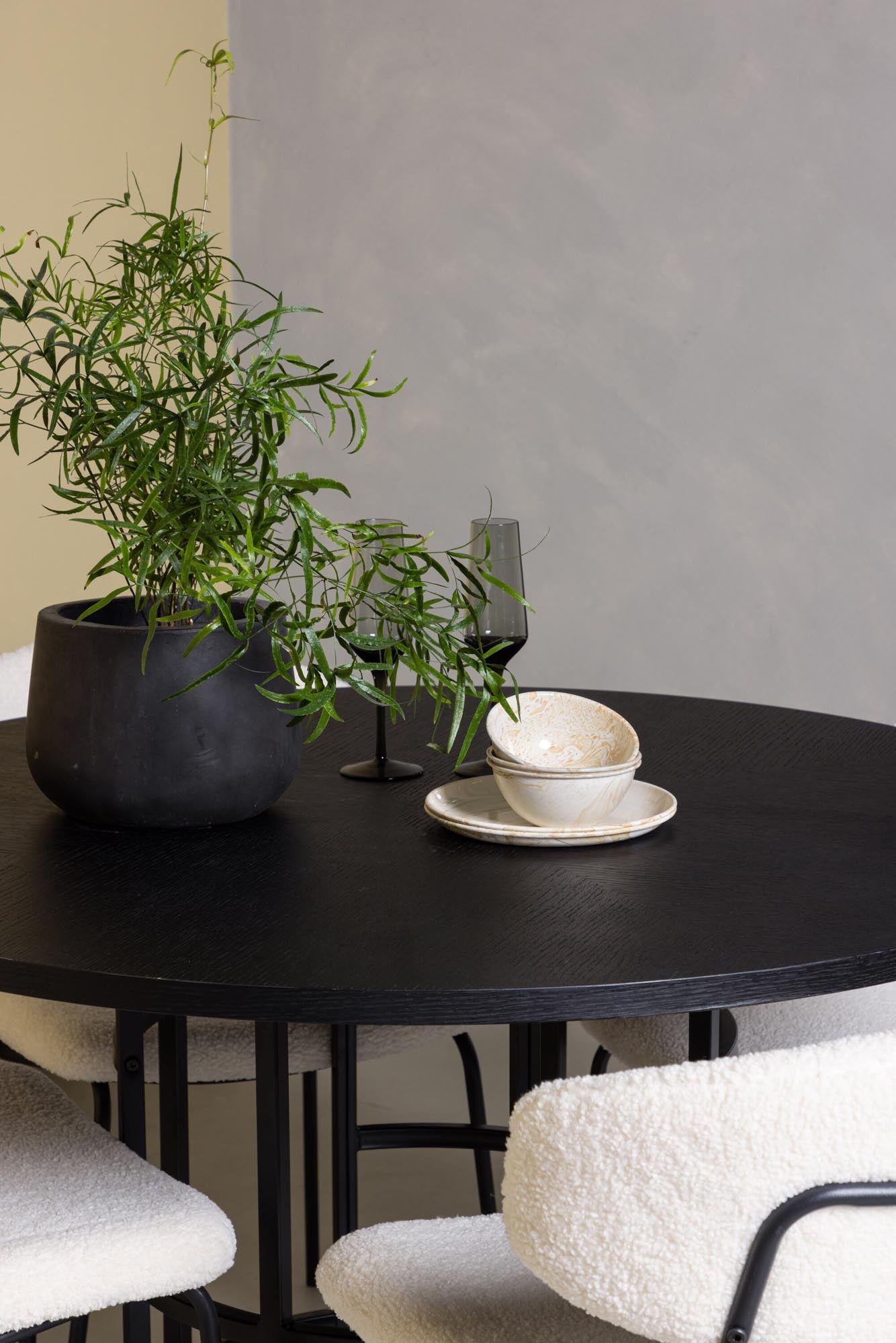 Erleben Sie das stilvolle Esszimmerset Copenhagen + Chico ⌀115cm/4St. von Venture Home – modernes Design trifft auf höchsten Komfort für Ihr Zuhause.