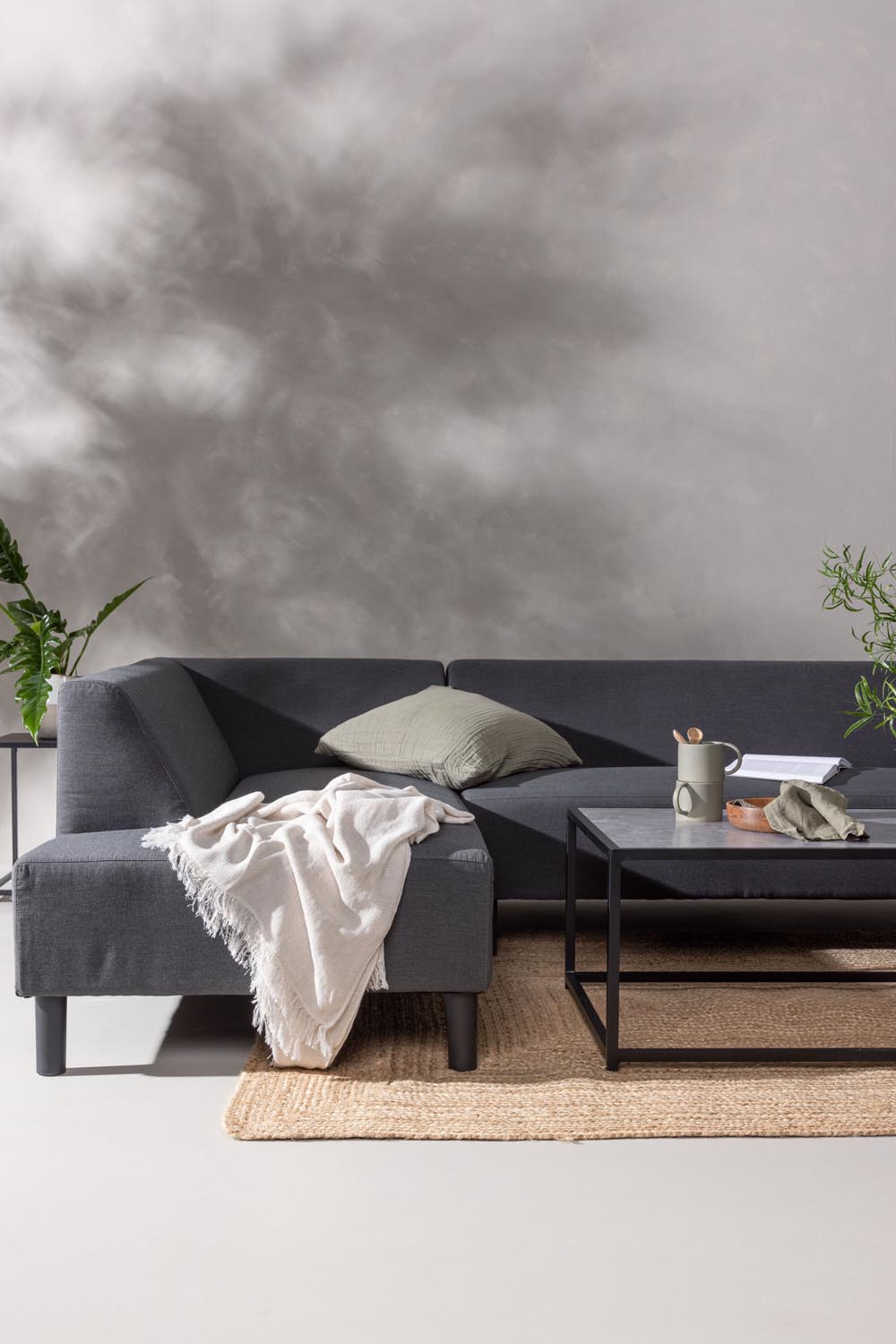 Mekka Sofa Outdoorset 124cm in Anthrazit präsentiert im Onlineshop von KAQTU Design AG. Loungeset ist von Venture Home