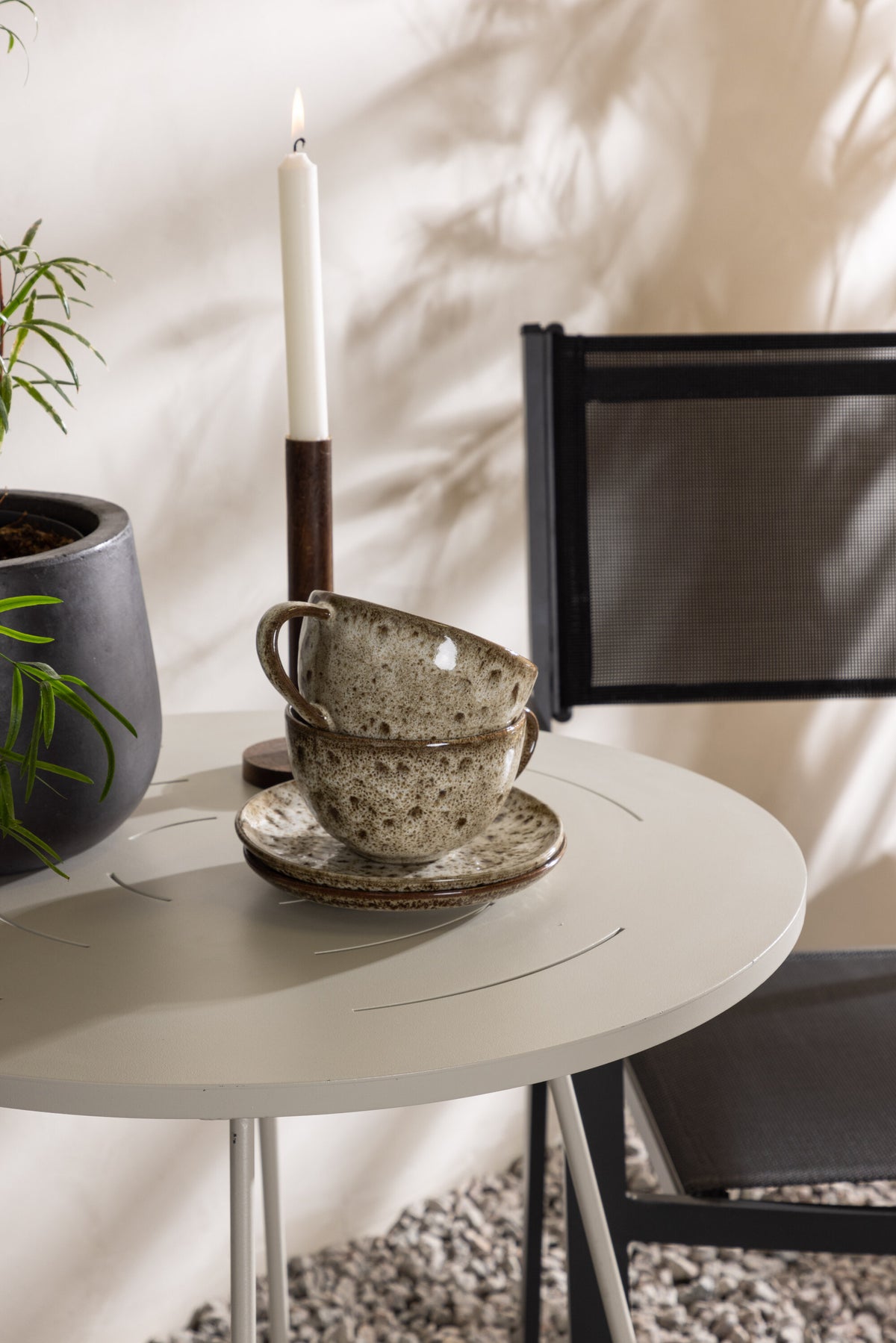 Bacong Outdoor-Tischset + Copacabana ⌀60cm/2St. in Beige/Schwarz präsentiert im Onlineshop von KAQTU Design AG. Gartentischset ist von Venture Home