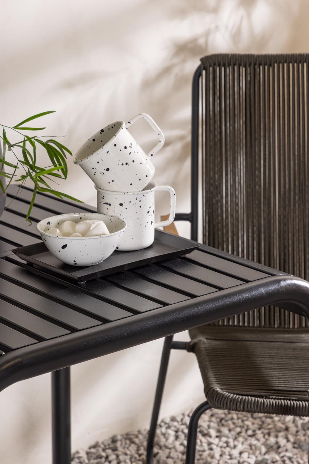 Borneo Outdoor-Tischset + Bois 70cm/2St. in Schwarz, Dunkelgrau präsentiert im Onlineshop von KAQTU Design AG. Gartentischset ist von Venture Home