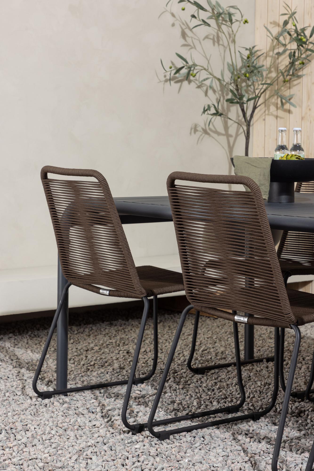 Borneo Outdoor-Tischset + Lindos 200cm/6St. in Schwarz Braun präsentiert im Onlineshop von KAQTU Design AG. Gartentischset ist von Venture Home