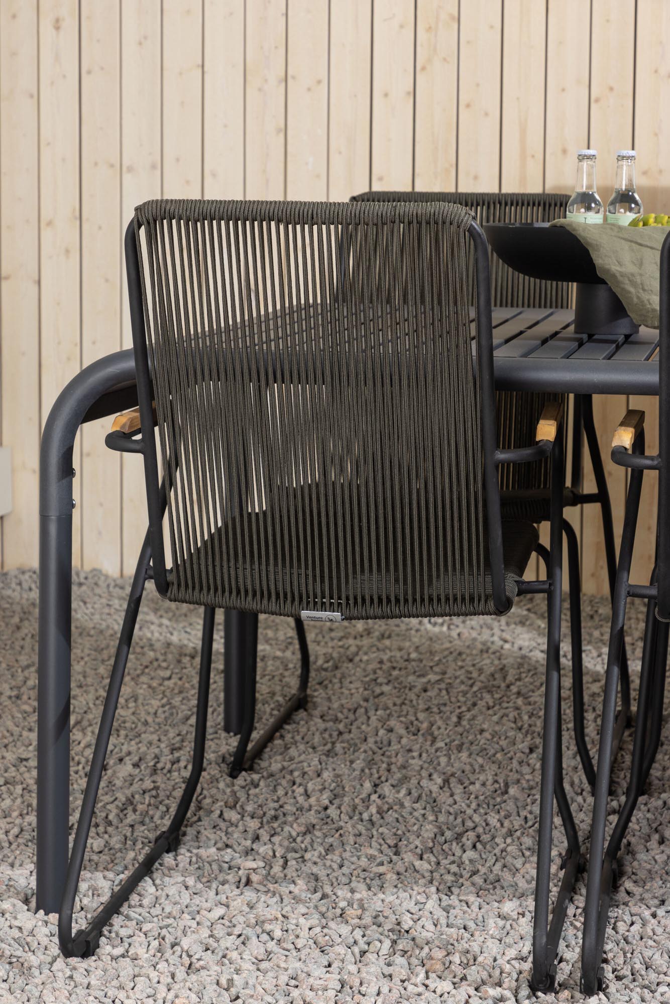 Elegantes Borneo Tischset: Perfekt für stilvolle Outdoor-Dinner.