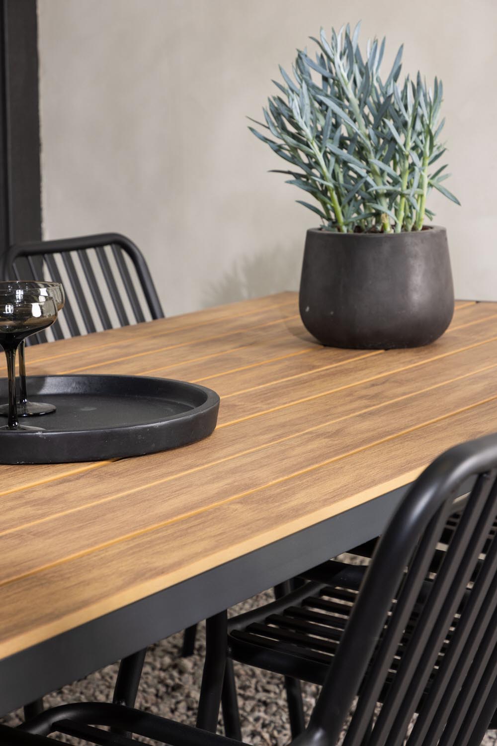 Break Outdoor-Tischset + Peking 205cm/6St. in Schwarz präsentiert im Onlineshop von KAQTU Design AG. Gartentischset ist von Venture Home