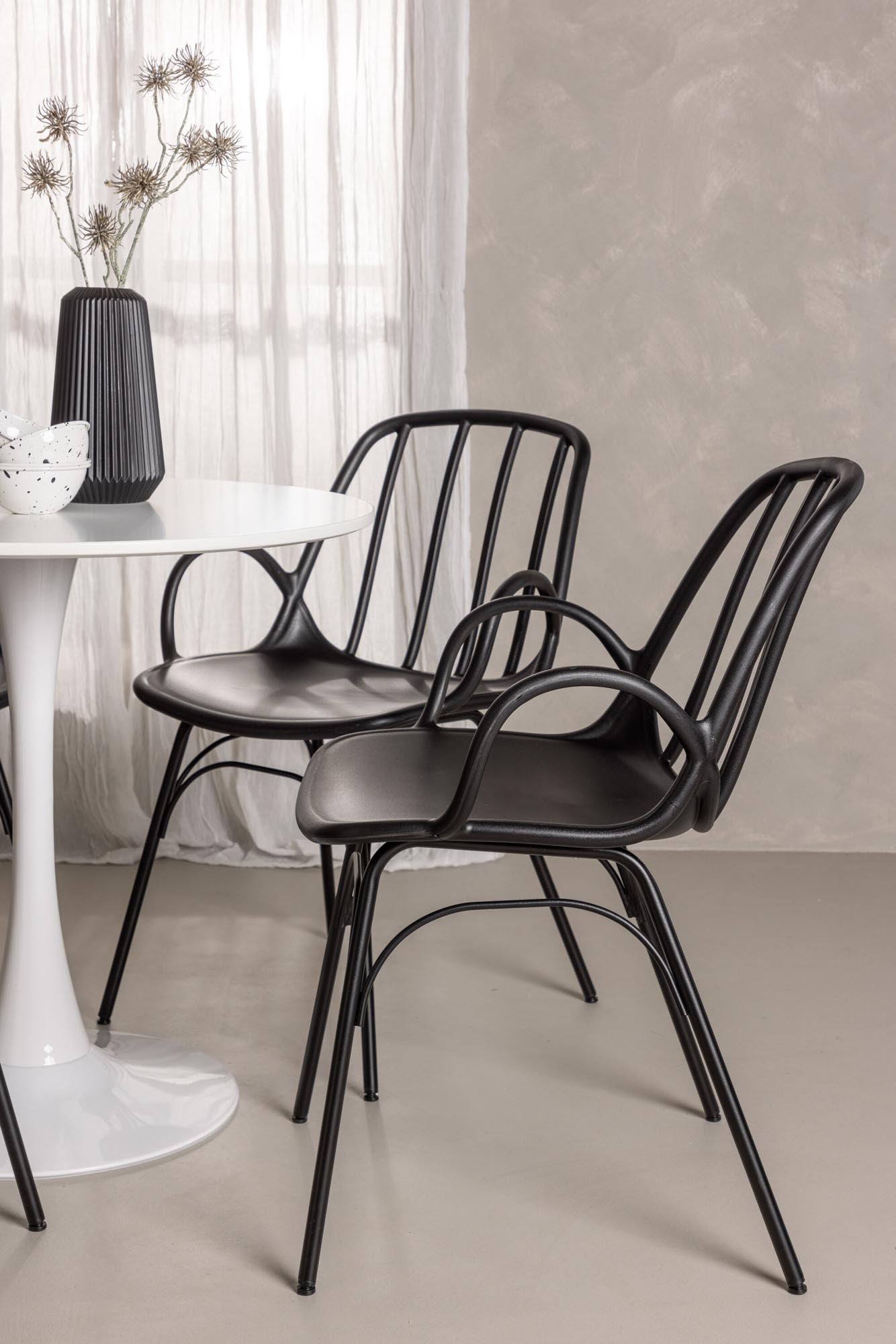 Modernes Esszimmerset Hamden + Dyrön: Stilvoller Tisch und bequeme Stühle für einladende Essmomente. Pflegeleicht und langlebig.