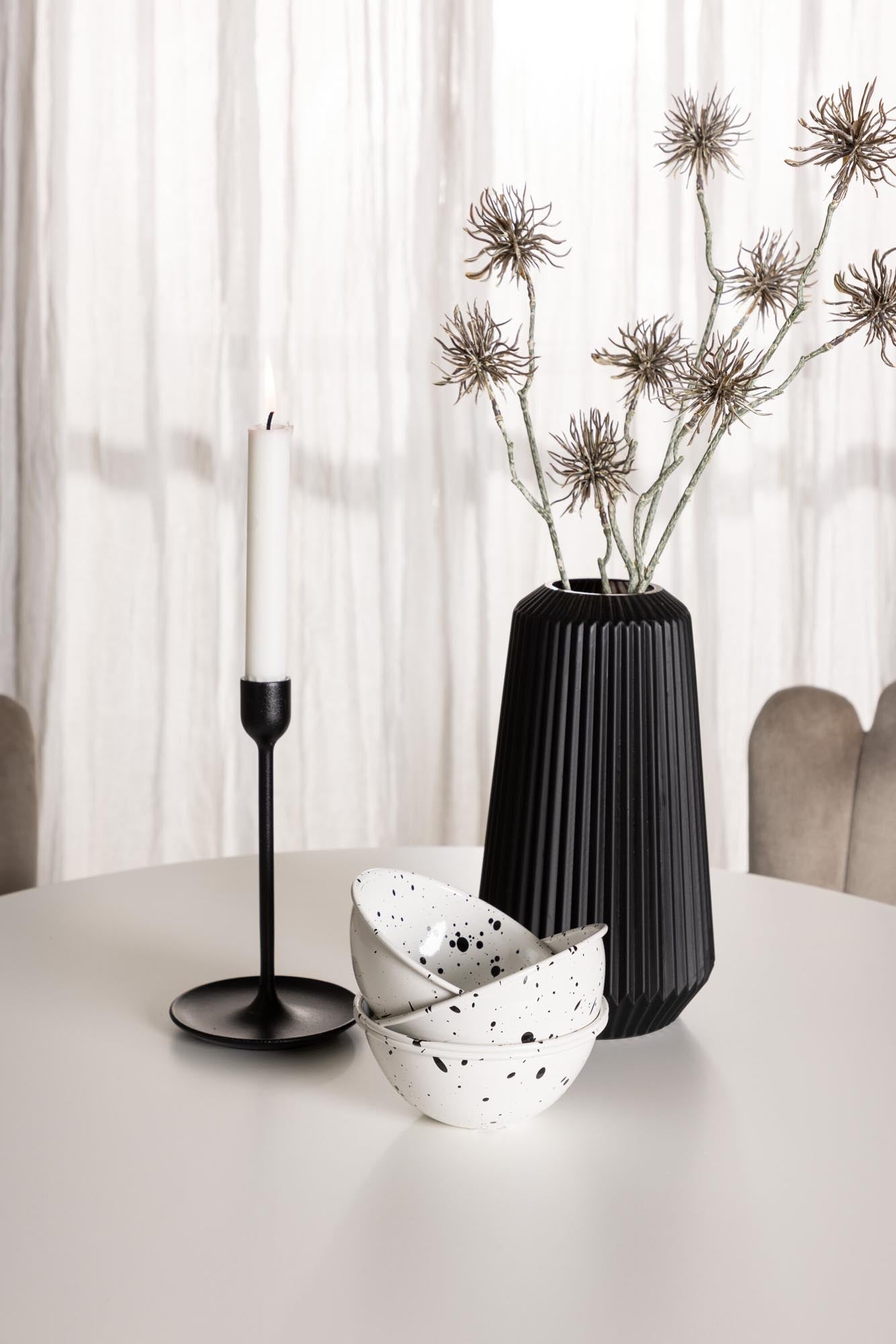 Elegantes Esszimmerset mit Limhamn Light, ideal für moderne Räume.