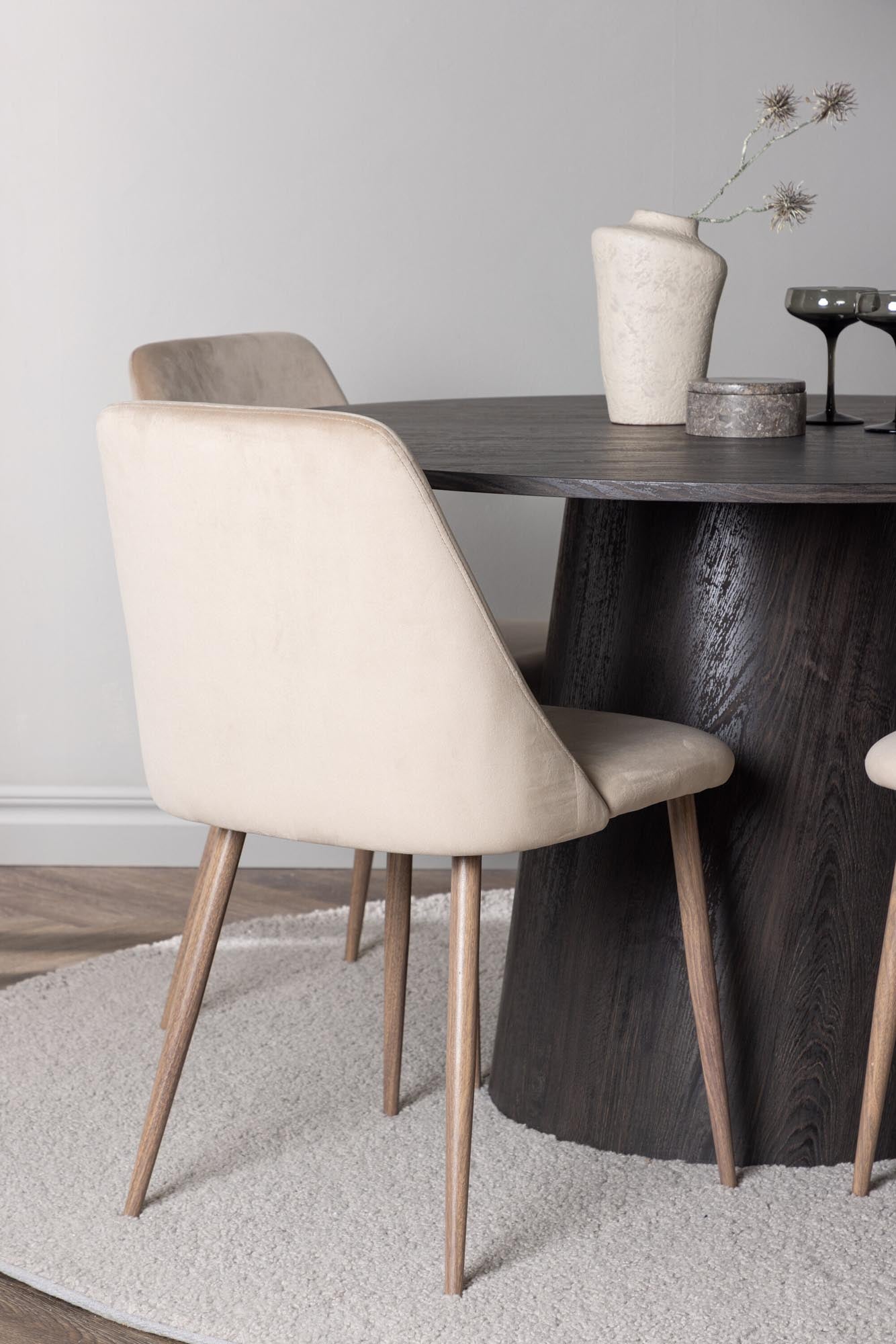 Stilvolles Lanzo Esszimmerset für 4, ideal für moderne Räume.