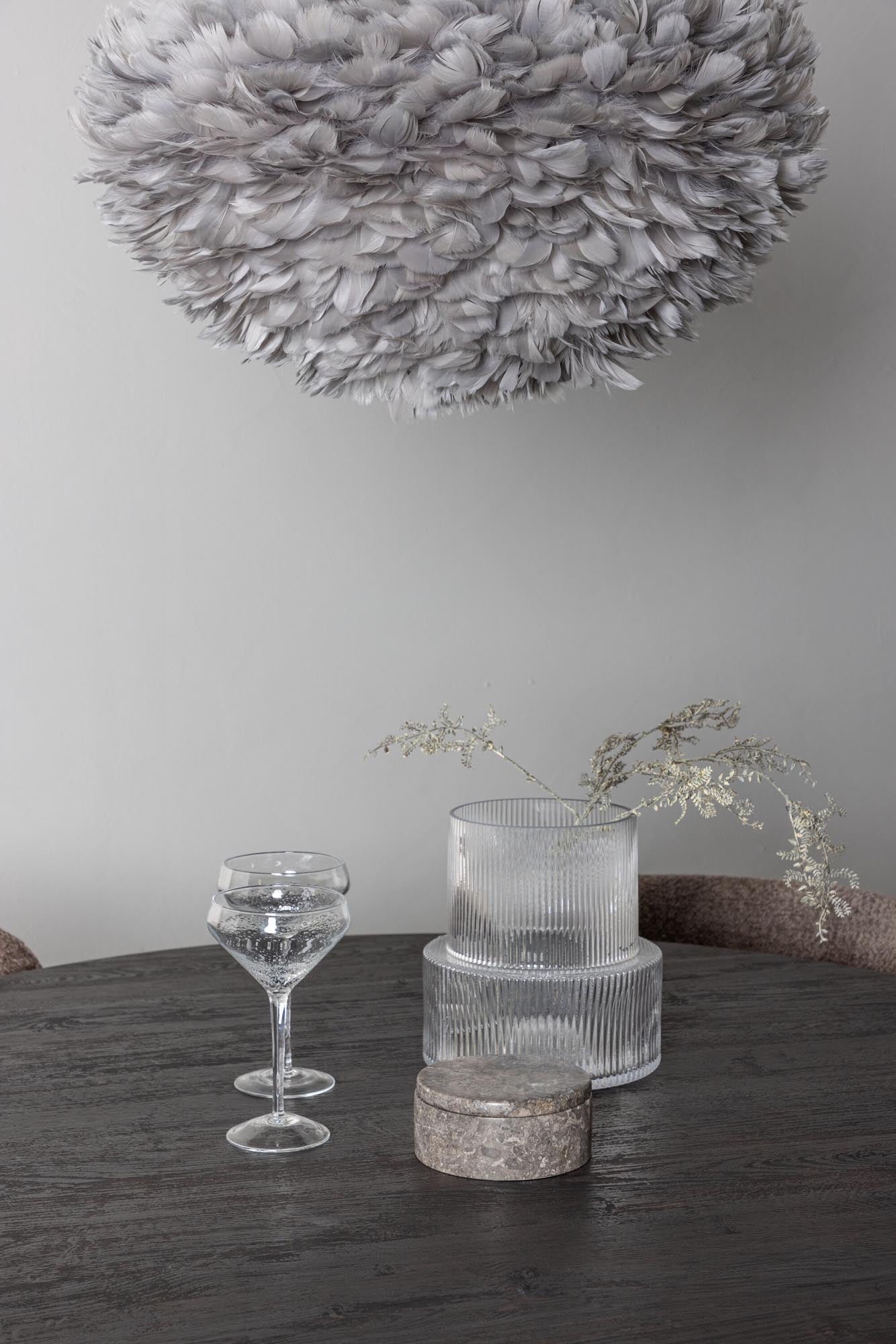 Stilvolles Esszimmerset Lanzo + Modesto: Moderner runder Tisch und bequeme Stühle für gesellige Abende. Ideal für Ihr Zuhause!