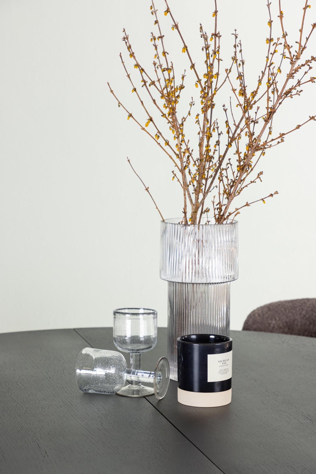 Venture Home: Matilda Set mit rundem Modesto Tisch für 4 Personen.