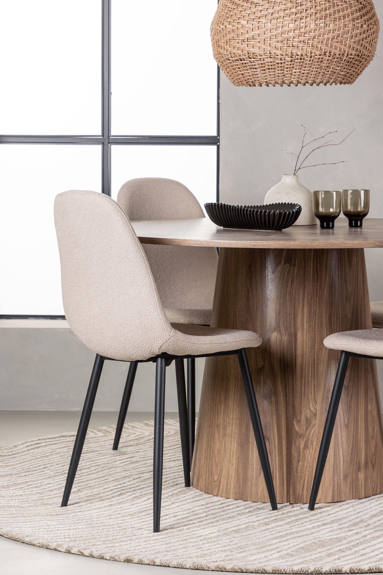 Modernes Esszimmerset Lanzo: Funktionalität trifft auf skandinavisches Design.