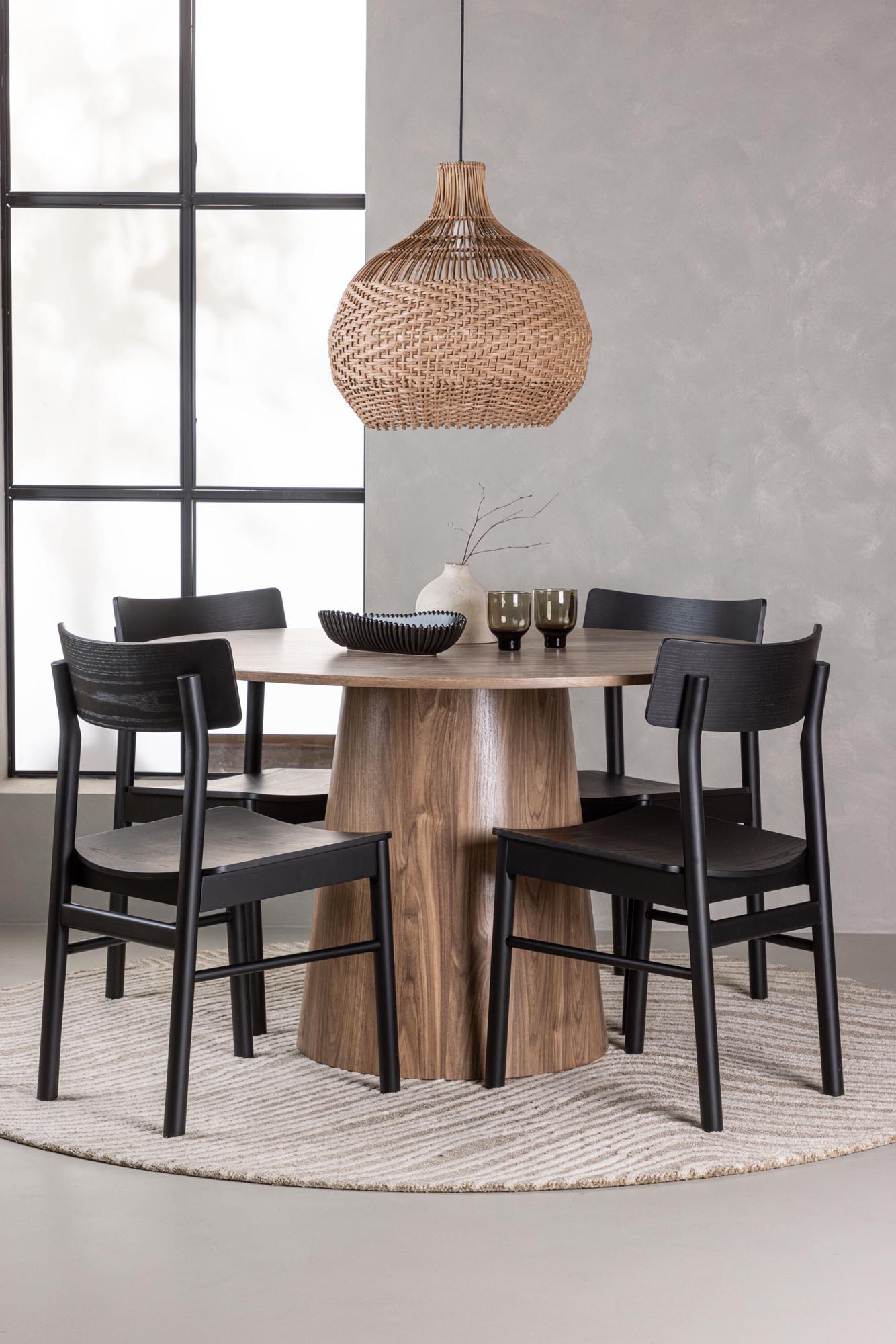 Elegantes Lanzo Esszimmerset mit 120cm Tisch und 4 Montros Stühlen.