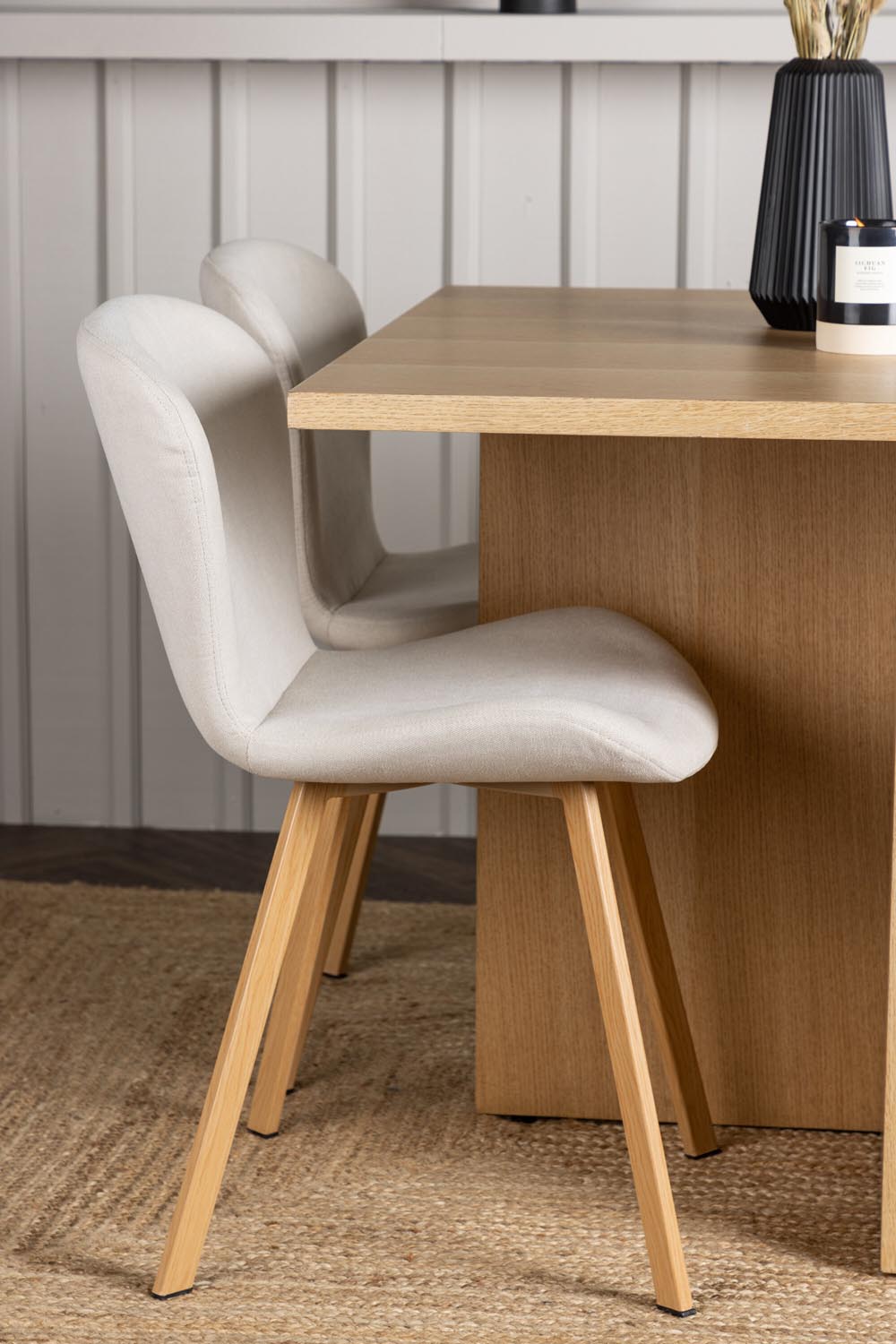 Leo Esszimmerset + Lilja 100cm/4St. in Beige, Natur präsentiert im Onlineshop von KAQTU Design AG. Esszimmerset ist von Venture Home