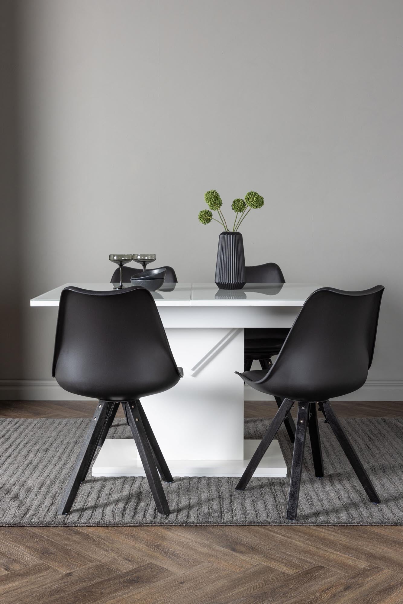 Pluto Esszimmerset: Stilvoll erweiterbar für jeden Anlass.