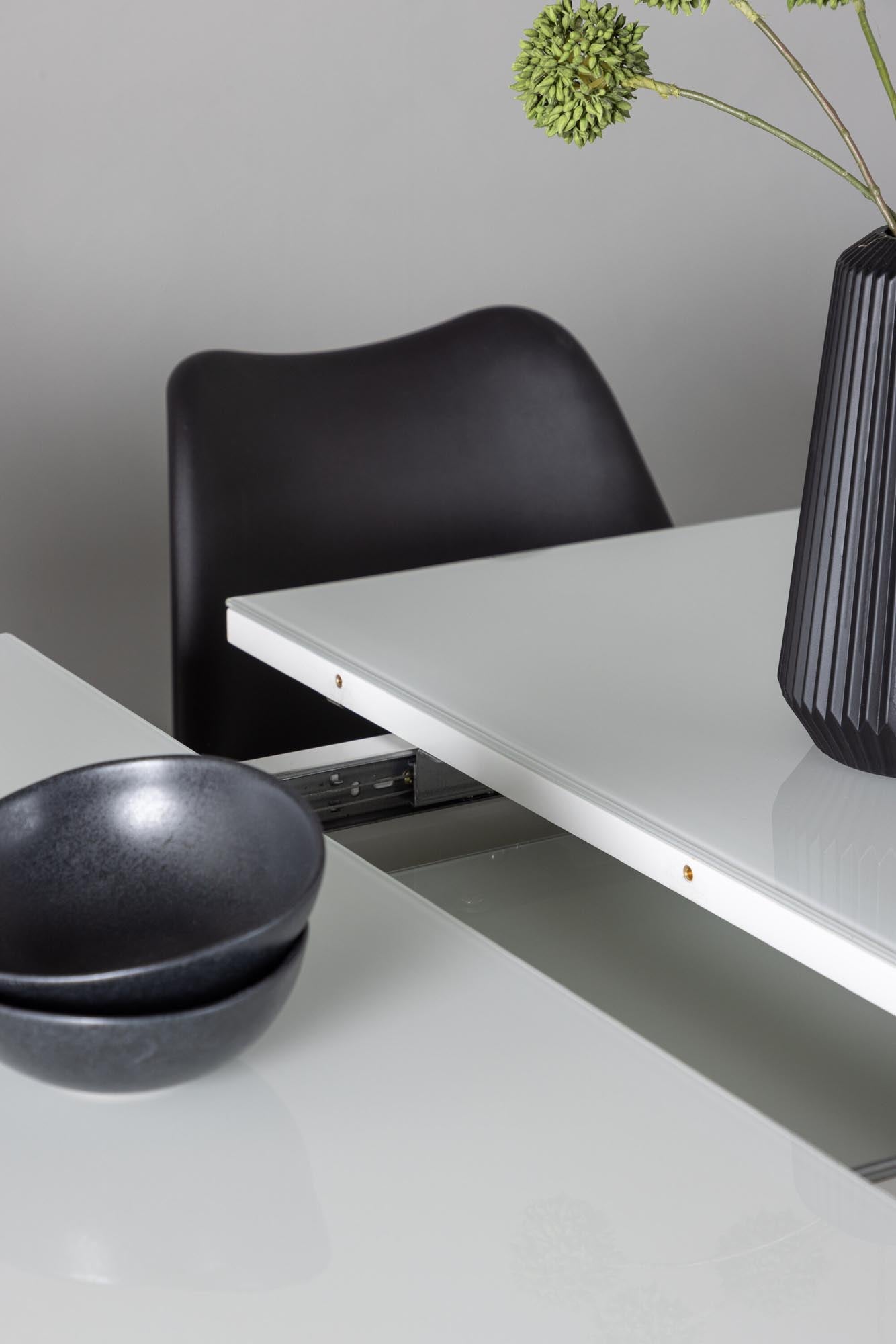 Pluto Esszimmerset: Vielseitig erweiterbar mit Zeno Stühlen.