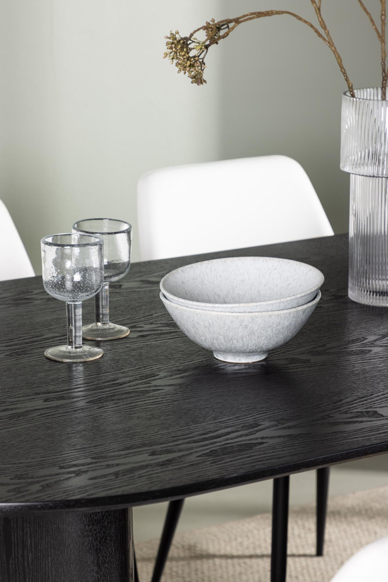 Isolde Esszimmerset + Night 180cm/4St.: Stilvolles ovales Design, hochwertige Materialien und ergonomische Stühle für unvergessliche Essmomente.