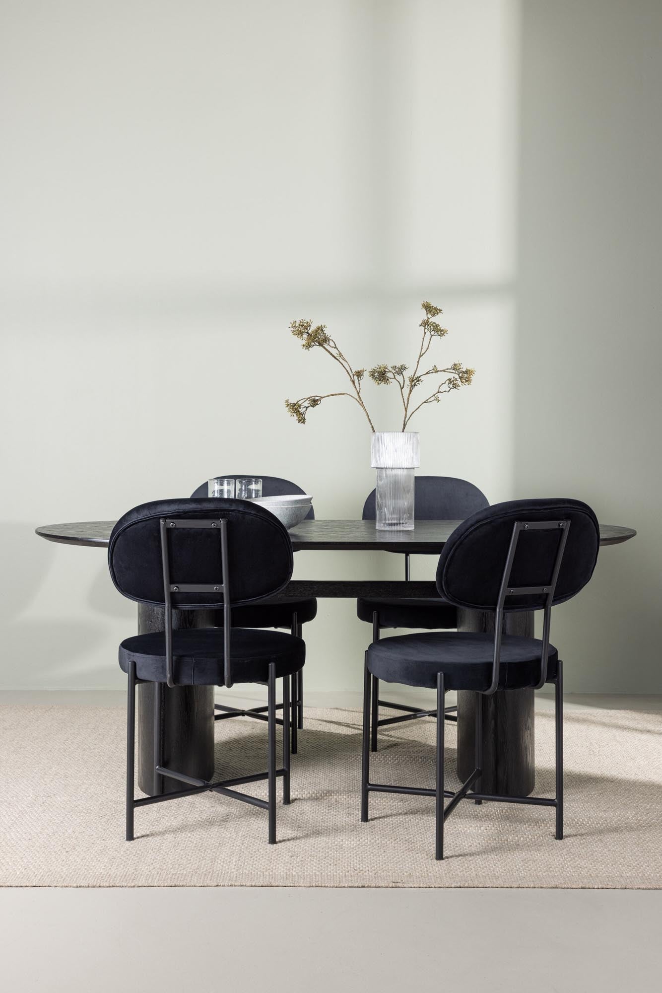 Elegantes Isolde Esszimmerset für stilvolle Esszimmermomente.