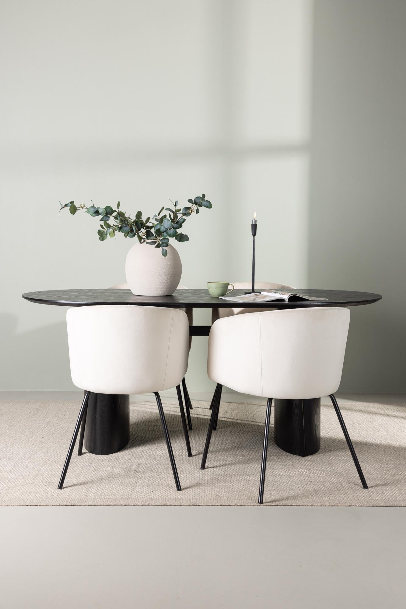 Stilvolles Isolde Esszimmerset mit 180 cm Tisch und 4 Samt-Stühlen. Ideal für gesellige Abende und moderne Einrichtung.