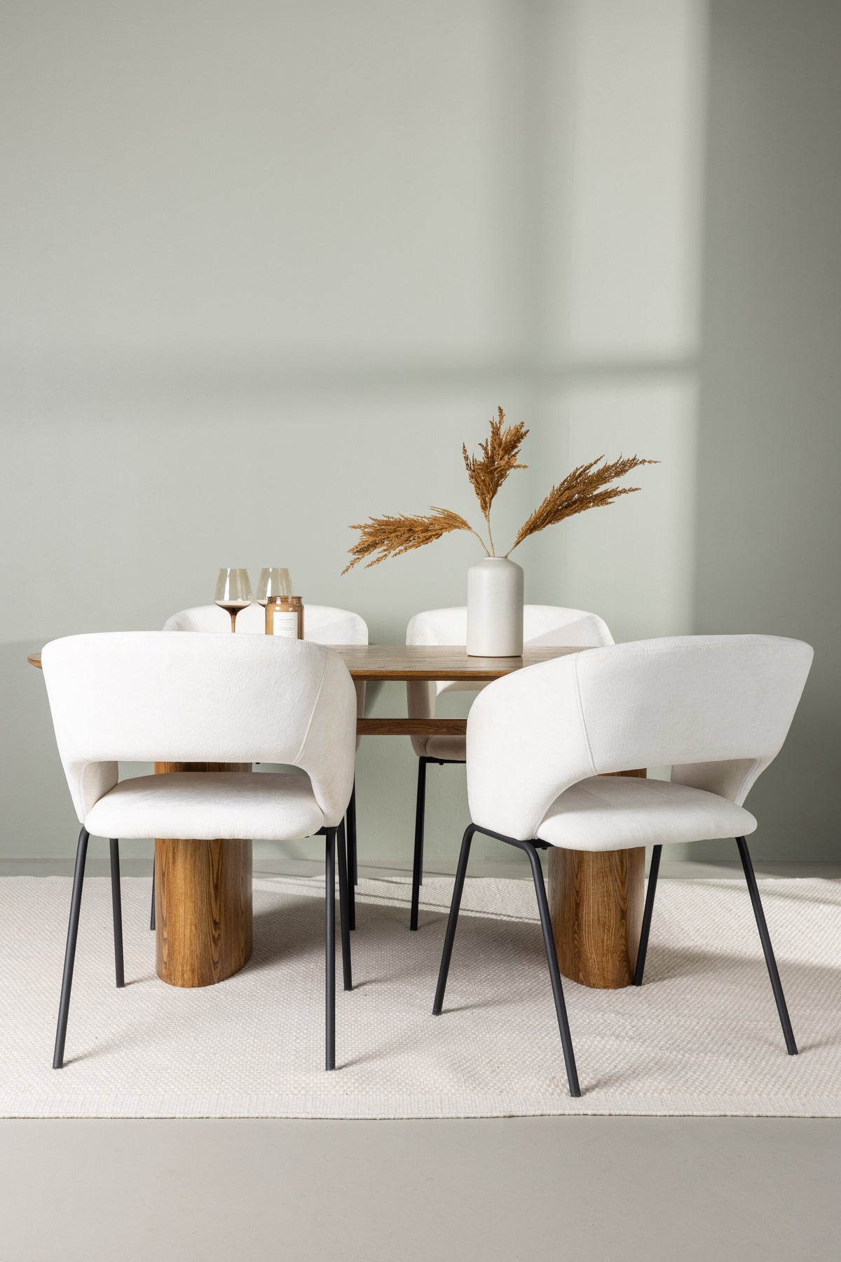 Isolde Esszimmerset + Day 180cm/4St. in Natur / Schwarz / gebrochenes Weiss präsentiert im Onlineshop von KAQTU Design AG. Esszimmerset ist von Venture Home