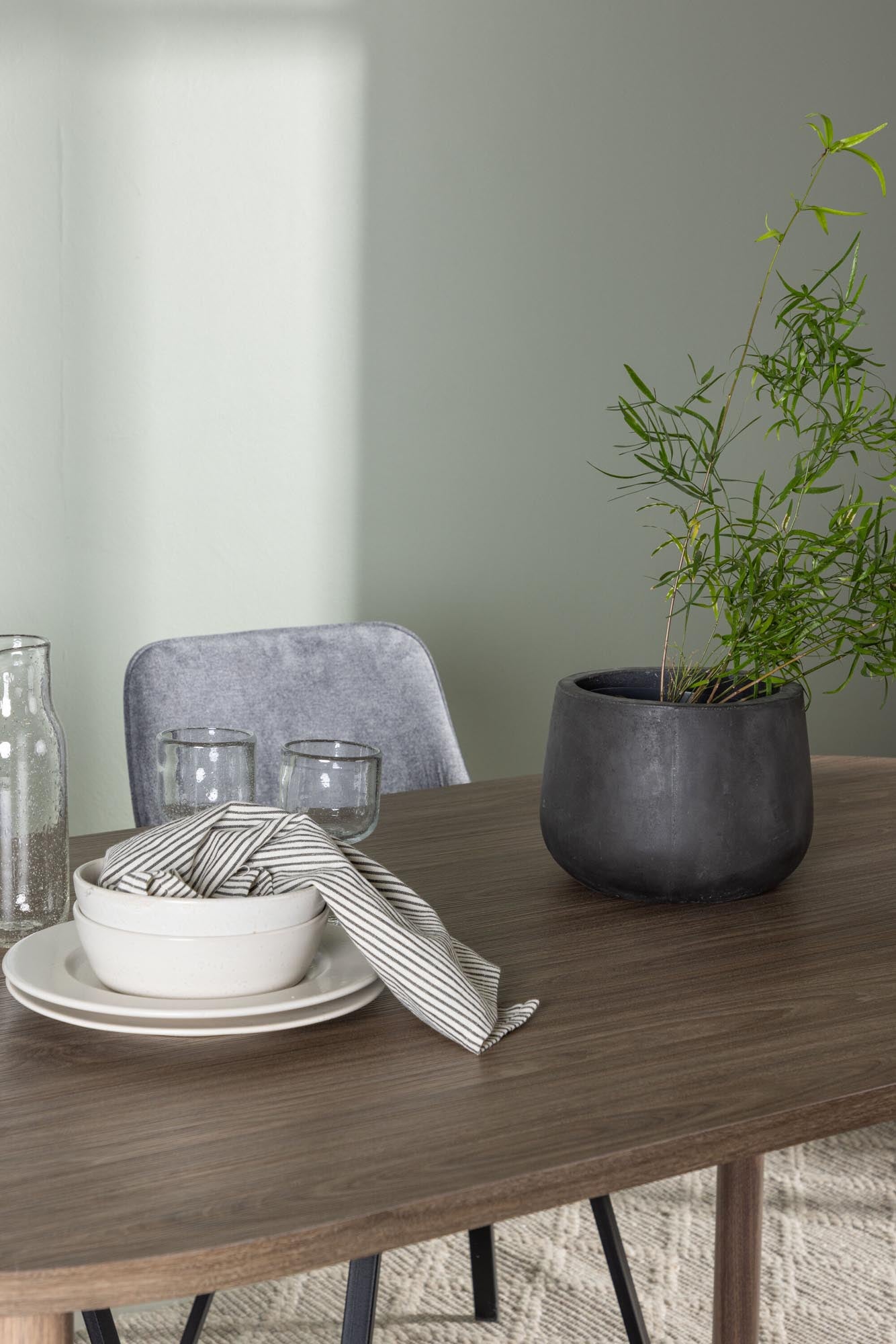 Stilvolles Andy Esszimmerset mit 180cm Rosie Tisch von Venture Home.