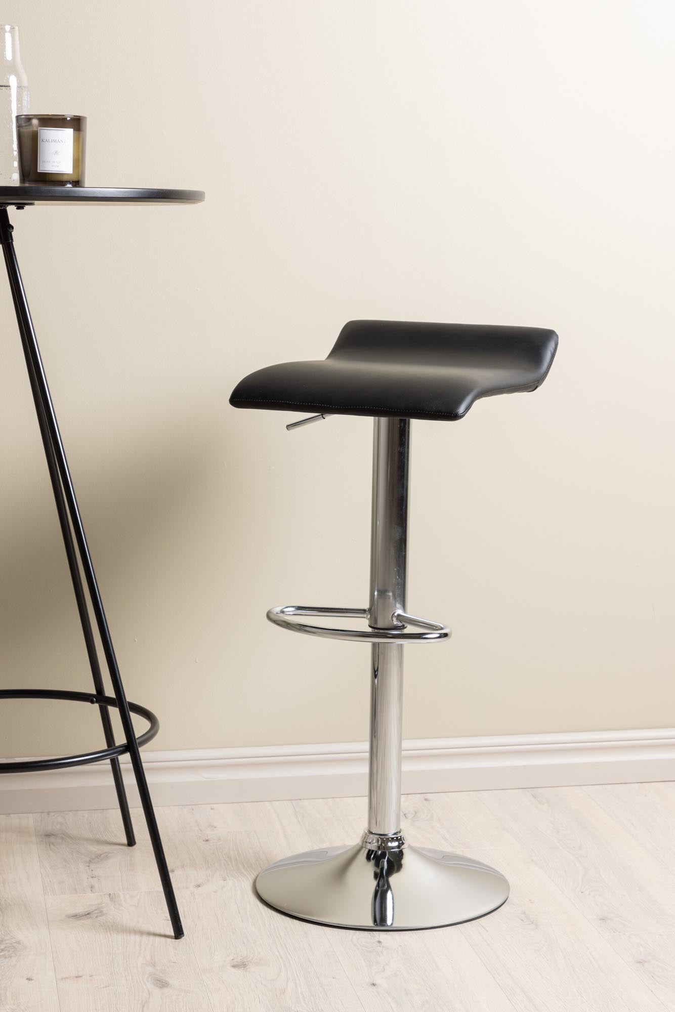 Modernes Barset Bistro + Jonna: 60cm Durchmesser, skandinavisches Design, ideal für gesellige Abende und stilvolle Gastronomie.