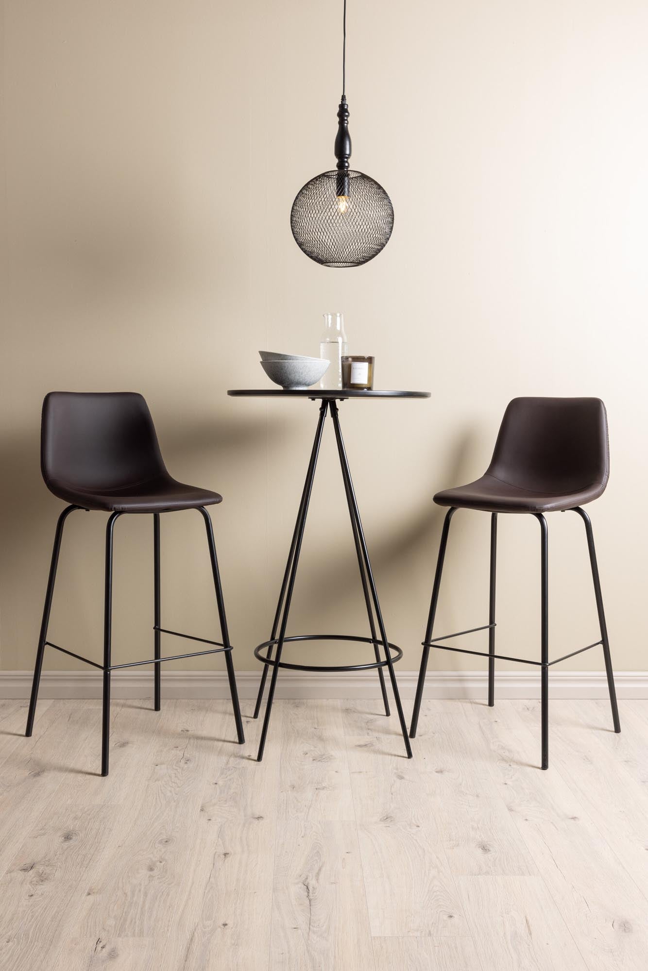 Elegantes Barset für stilvolle Momente im Freien von Venture Home.