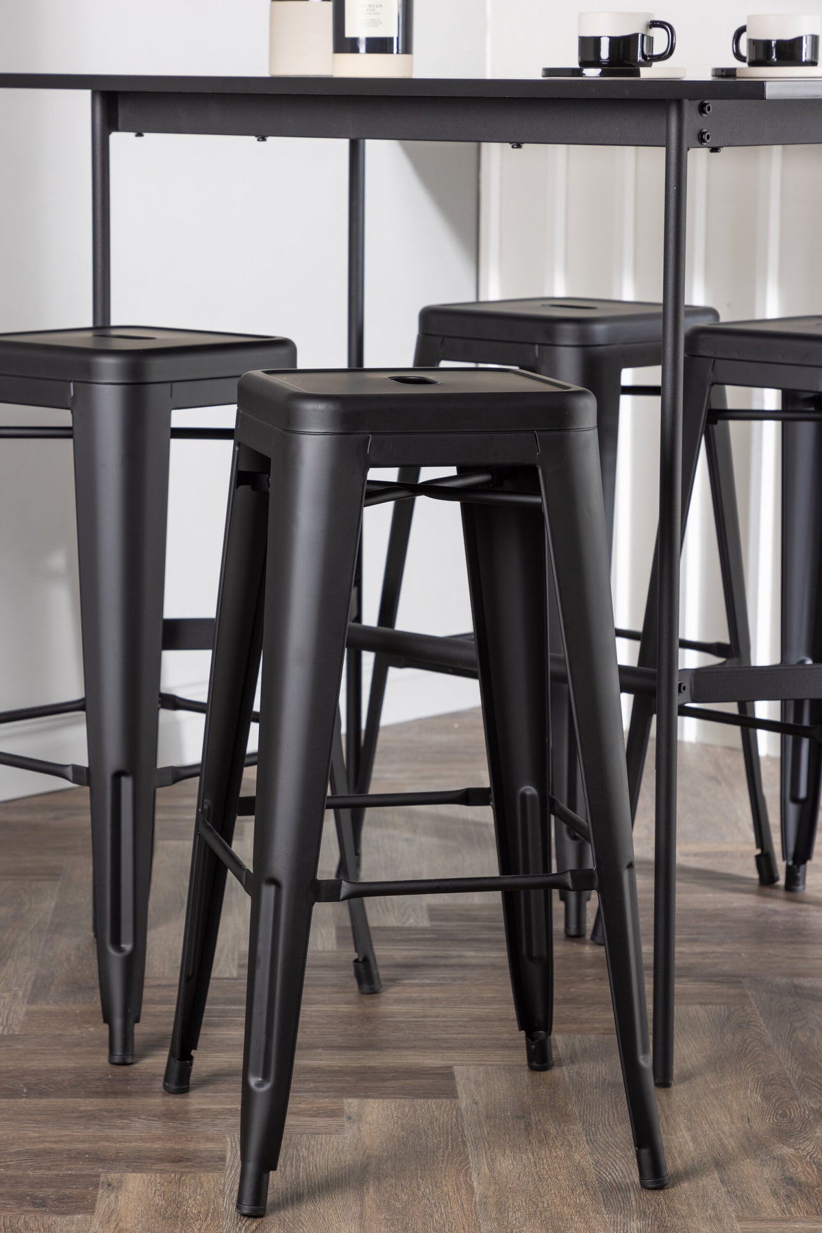 Barset Rax + Tempe 120cm/4St. Tief in Schwarz präsentiert im Onlineshop von KAQTU Design AG. Bartischset ist von Venture Home