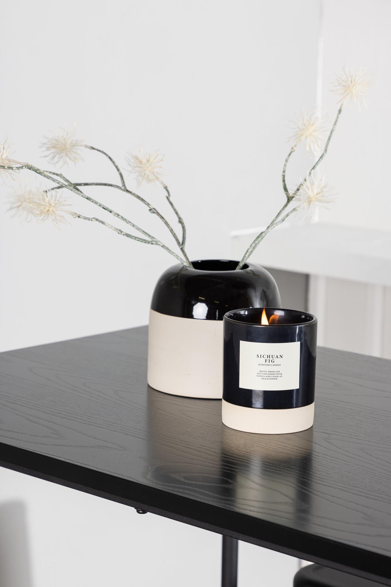 Stilvolles Barset Rax + Tempe 120cm, 4-teilig von Venture Home. Modernes Design, hochwertige Materialien und ideal für gesellige Abende.