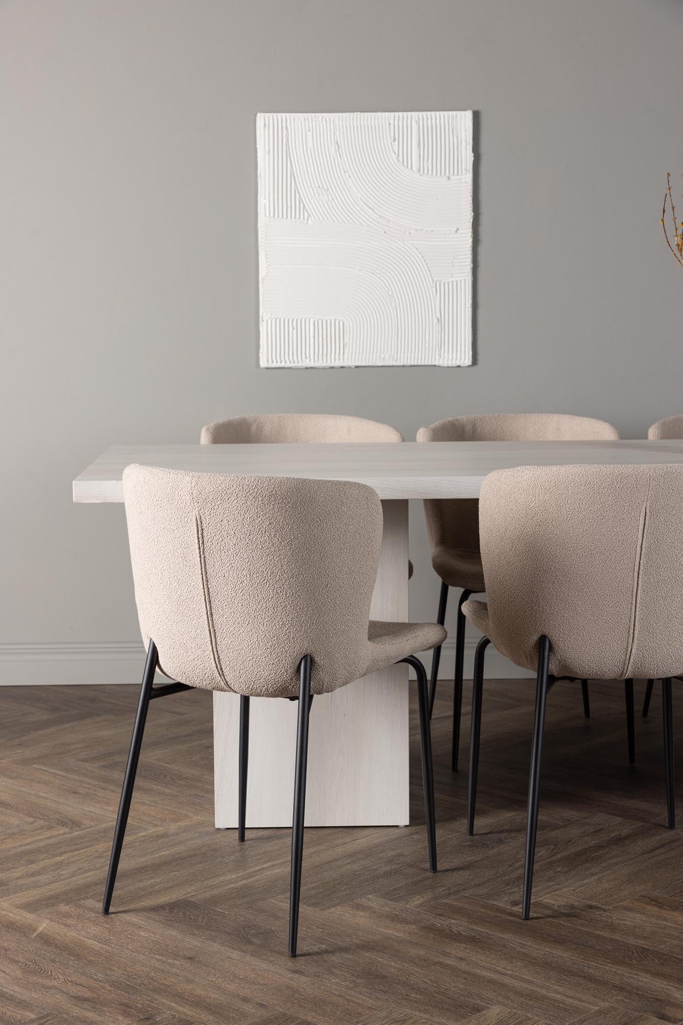 Stilvolles Olga Esszimmerset mit Modesto Tisch und bequemen Stühlen für unvergessliche Essmomente in modernem Ambiente.