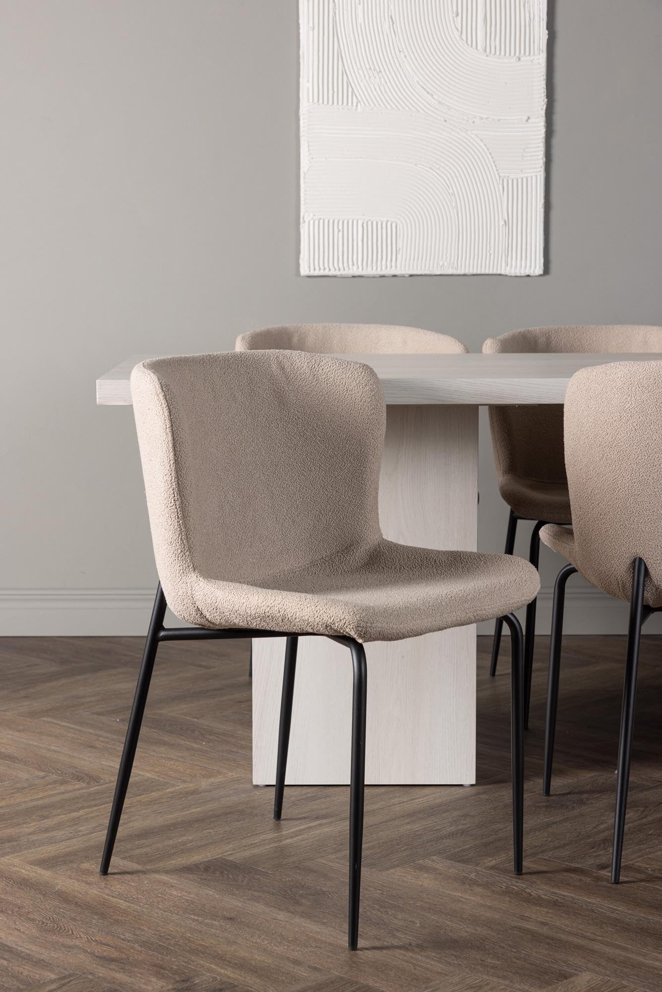 Stilvolles Olga Esszimmerset mit hochwertigem Esstisch und bequemen Modesto-Stühlen, ideal für gesellige Zusammenkünfte und ein modernes Ambiente.