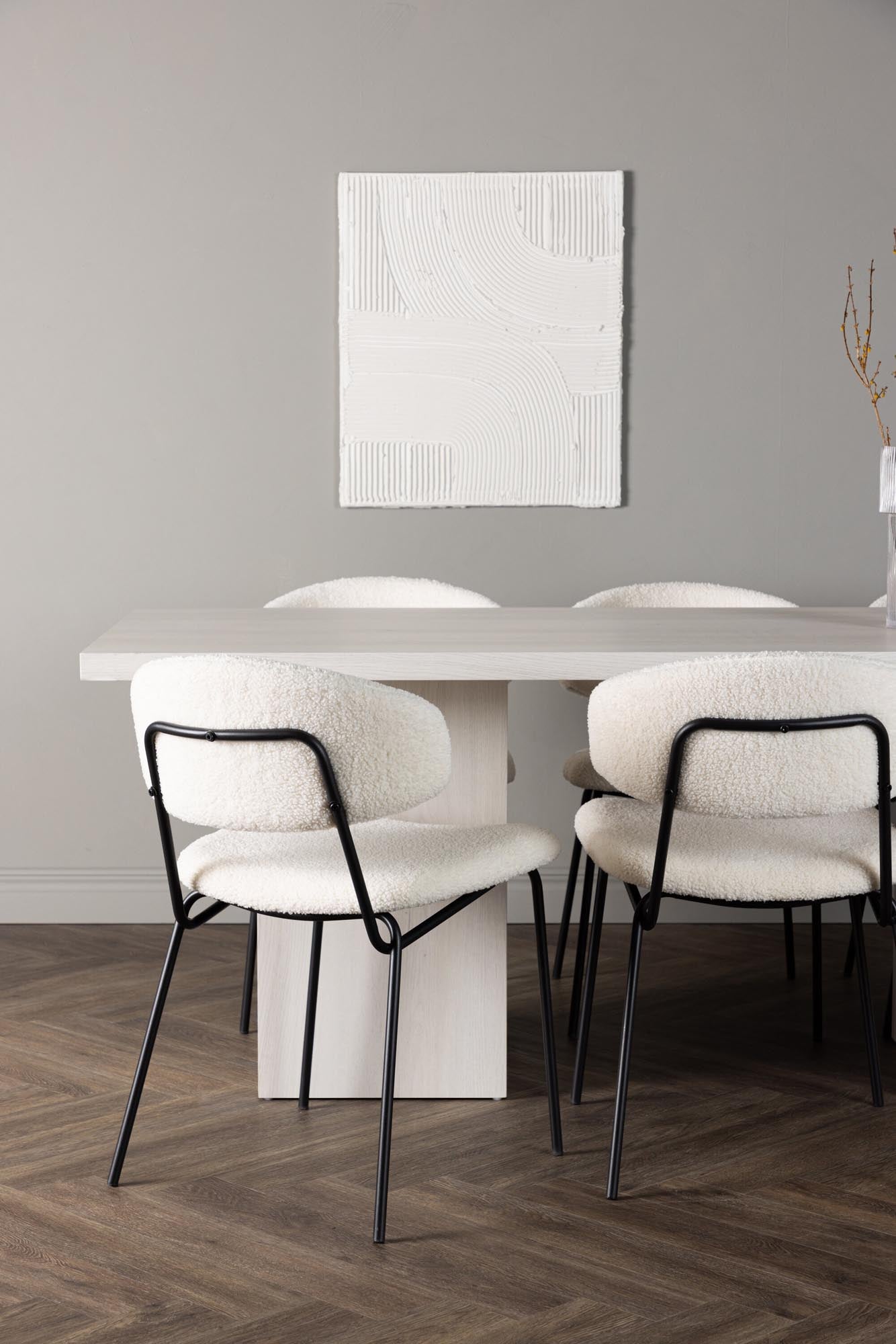 Entdecken Sie das Olga Esszimmerset + Chico 200cm/6St. von Venture Home – skandinavisches Design trifft auf hochwertige Materialien und hohen Komfort für Ihr Esszimmer.