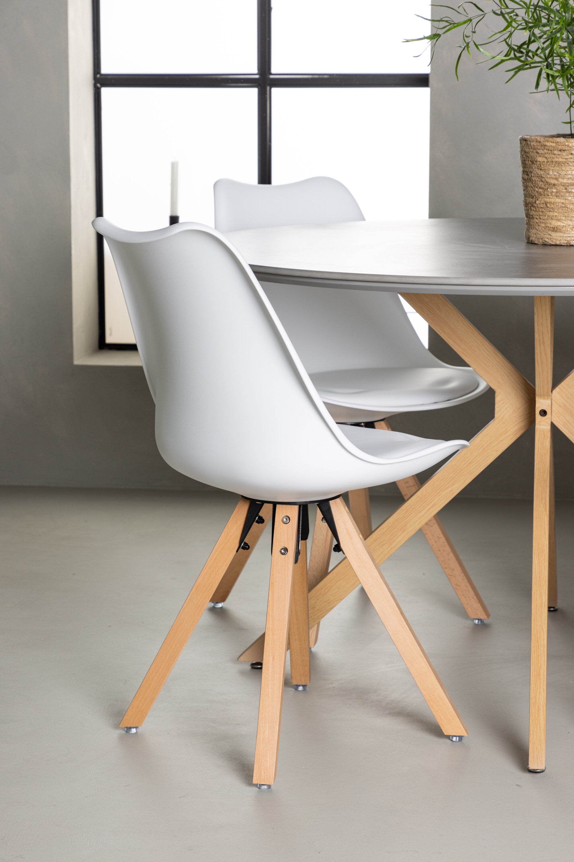 Piazza Esszimmerset + Zeno ⌀120cm/4St. in Natur, Weiss präsentiert im Onlineshop von KAQTU Design AG. Esszimmerset ist von Venture Home