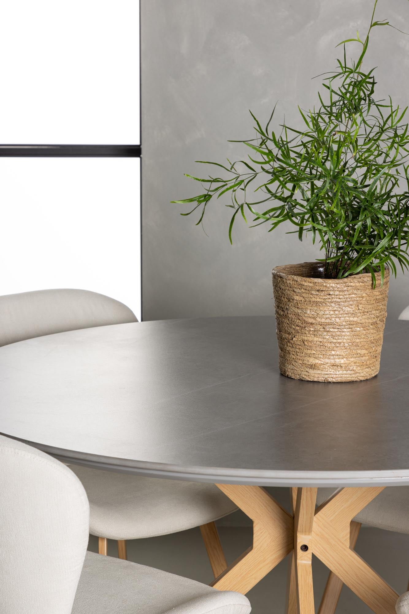 Stilvolles Piazza Set: Kompakte Eleganz für Ihr Esszimmer.