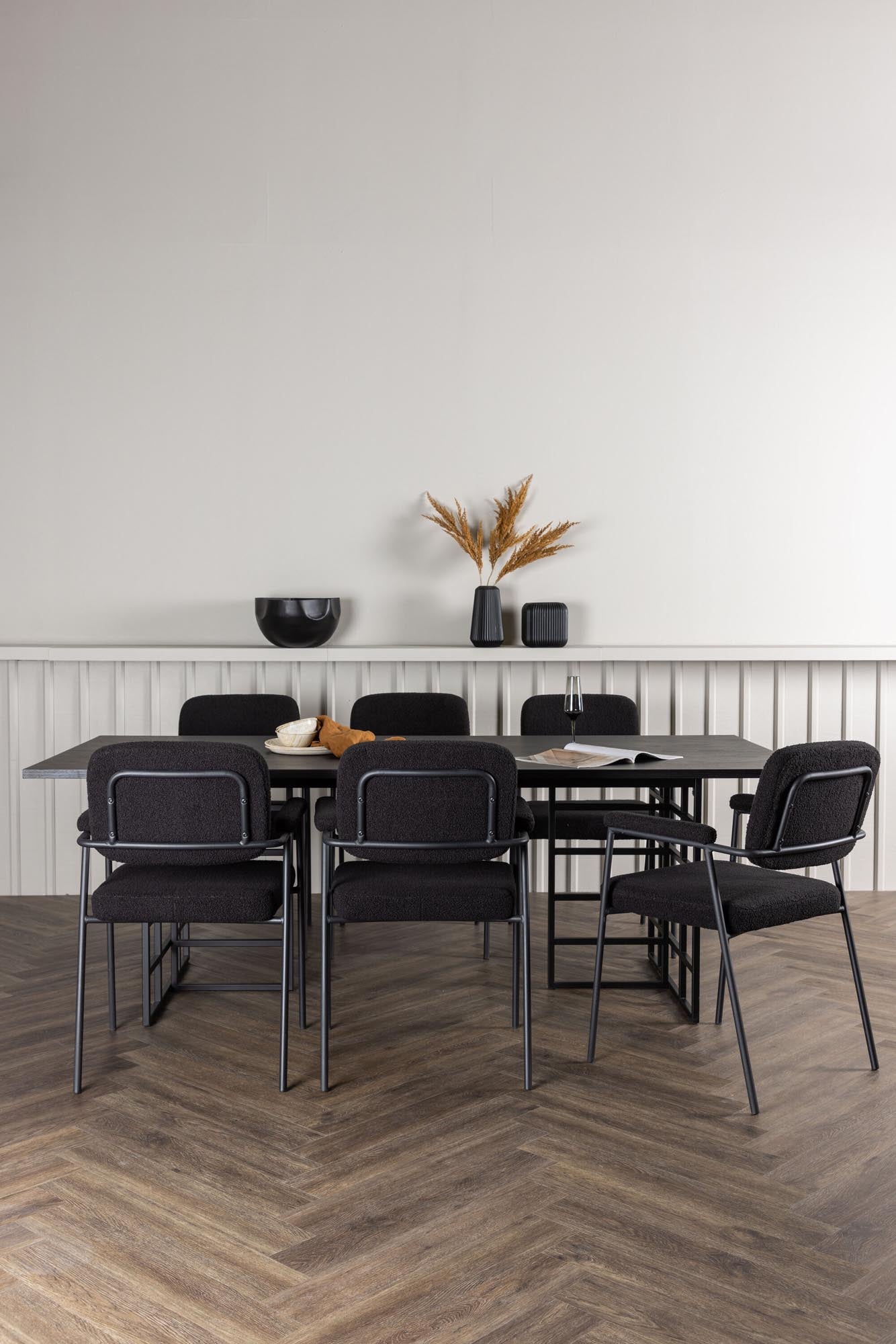 Gestalten Sie Ihr Esszimmer mit dem Ystad Esszimmerset + Yesterday 220cm/6St. von Venture Home. Modernes Design, hochwertige Materialien und Komfort vereint!