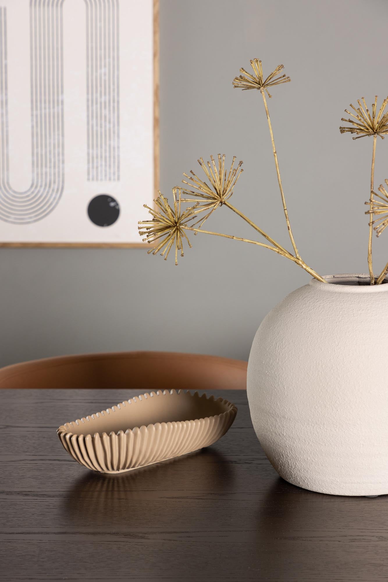 Stilvolles Ystad Esszimmerset 220cm für 6 Personen von Venture Home. Hochwertige Materialien, elegantes Design und Komfort für unvergessliche Momente.