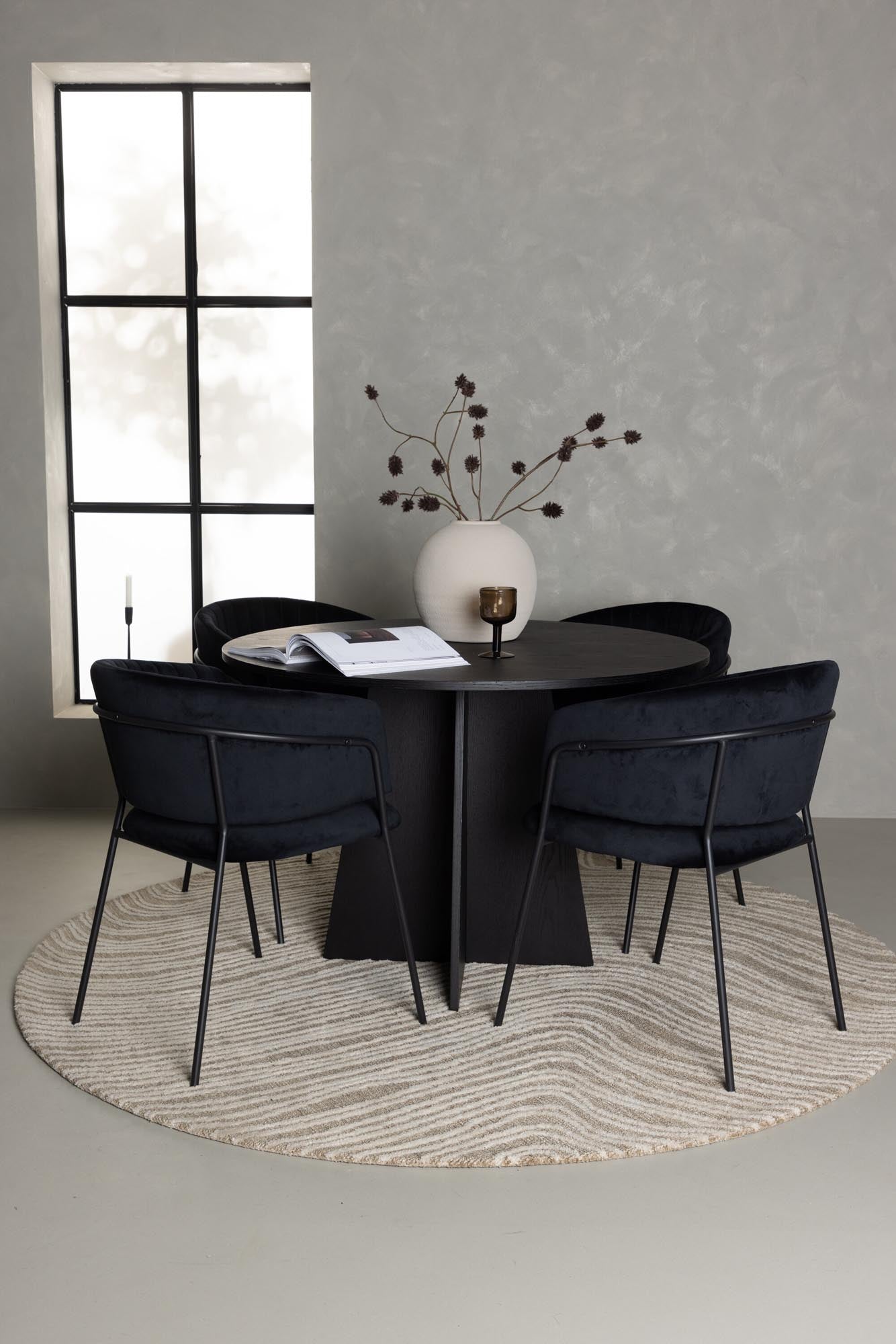 Erleben Sie das Bootcut Esszimmerset + Selma von Venture Home: Moderner Esstisch und luxuriöse Stühle für gesellige Momente.