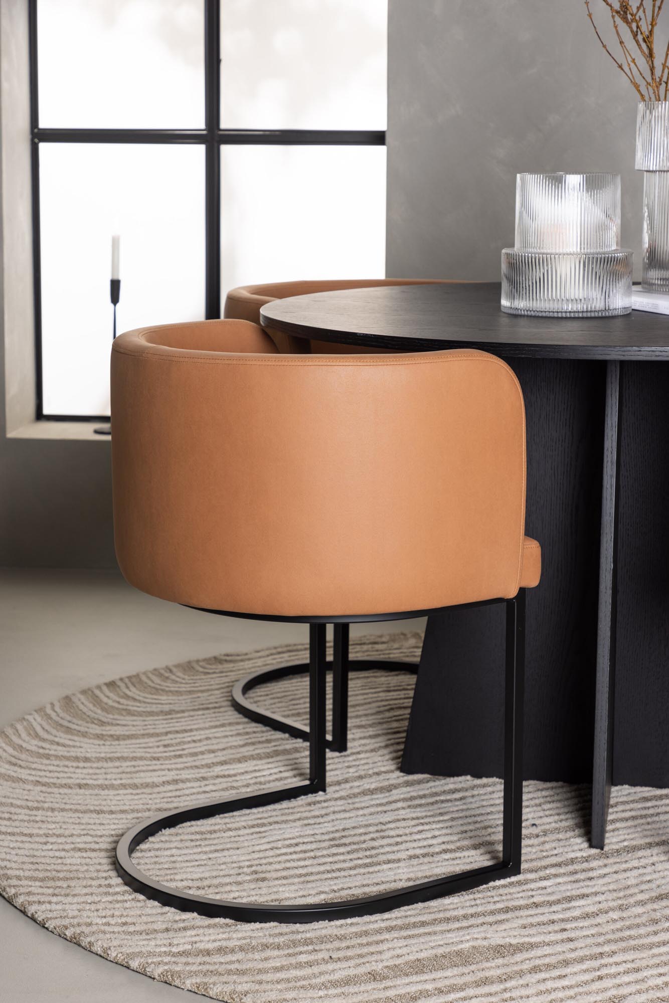 Venture Home Esszimmerset: Modernes Design für gesellige Runden.