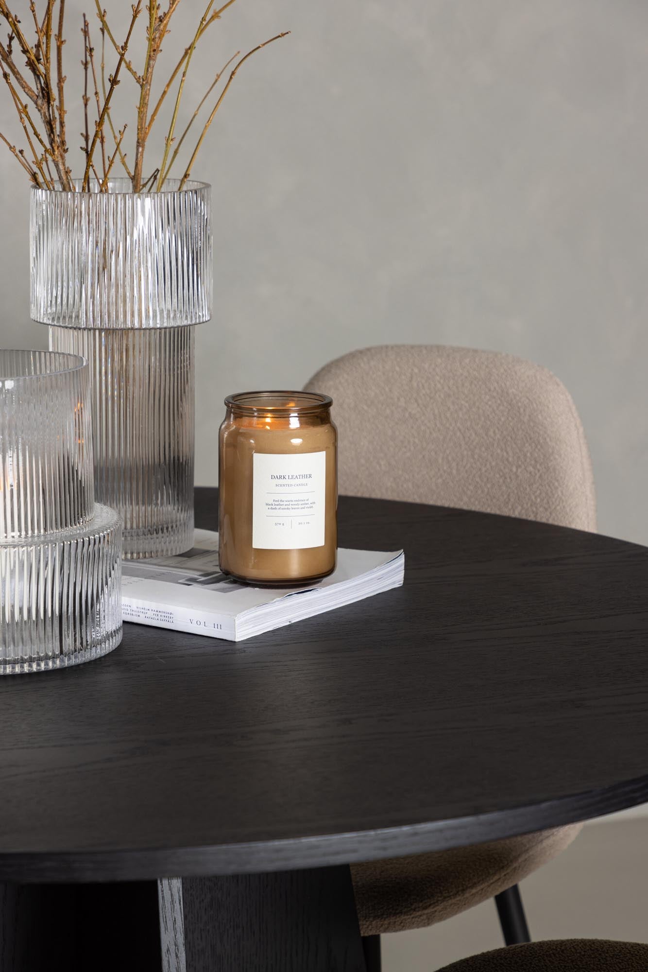 Elegantes Bootcut Esszimmerset mit runden Tisch und 4 komfortablen Stühlen aus der Polar-Serie. Ideal für moderne Esszimmer!