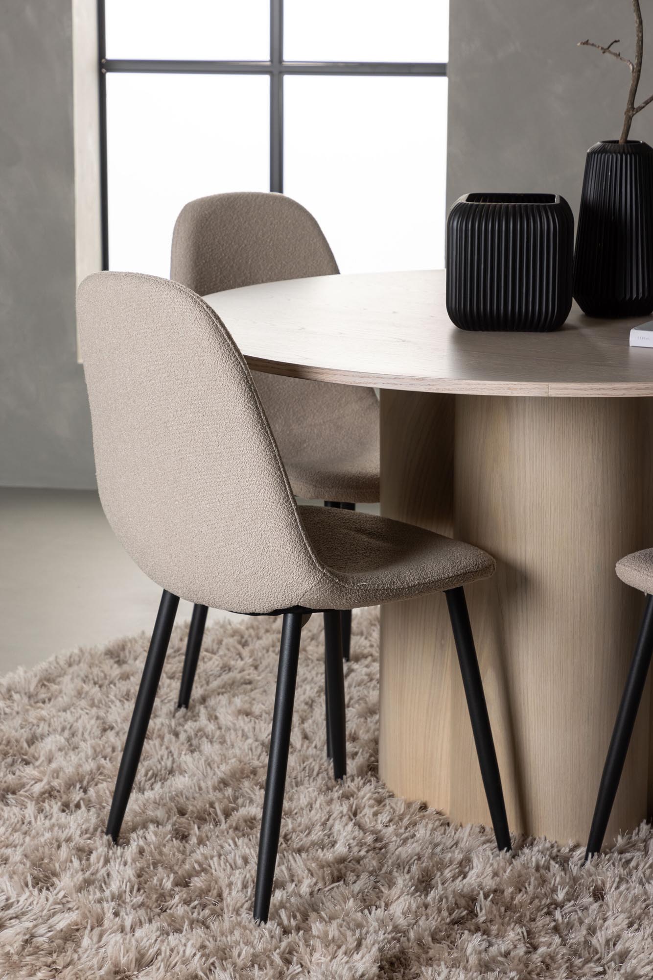 Modernes Olivia Esszimmerset für 4, ideal für zeitlose Eleganz.