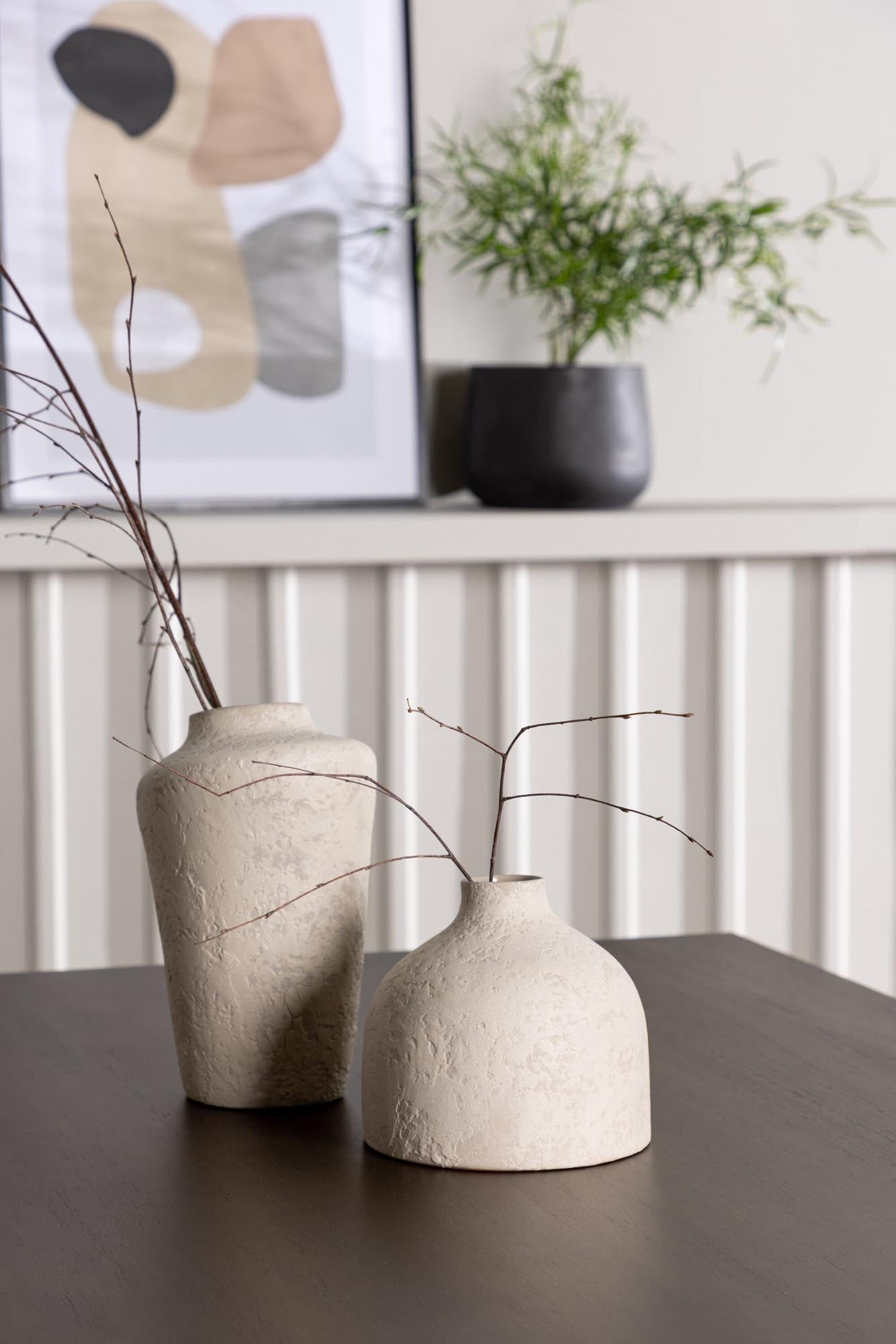 Modernes Kaseindon Esszimmerset mit 120cm Tisch und 4 bequemen Polar-Stühlen. Skandinavisches Design für stilvolle Essbereiche.