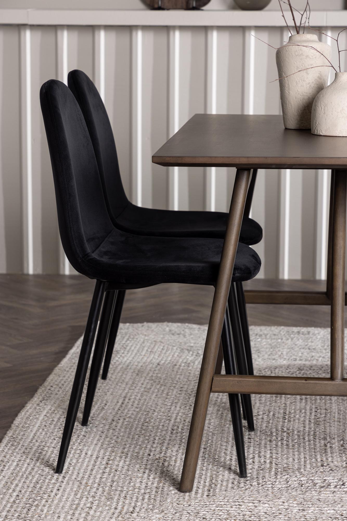 Modernes Kaseindon Esszimmerset mit 4 Stühlen von Venture Home.