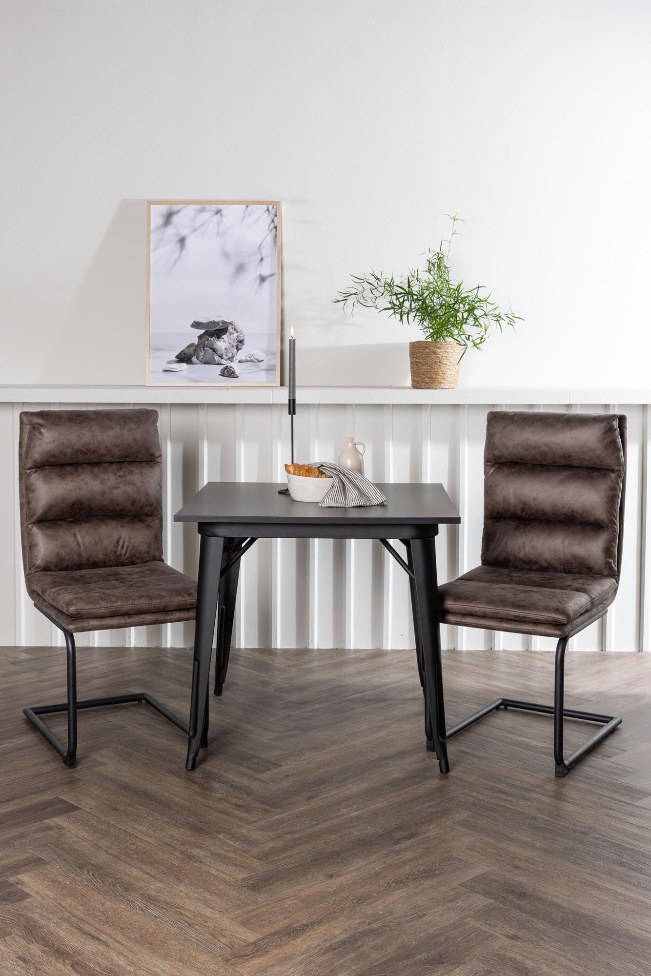 Entdecken Sie das elegante Tempe Esszimmerset mit quadratischem 80x80 cm Tisch und bequemen Zizo Stühlen. Hochwertige Materialien für Ihr Zuhause.