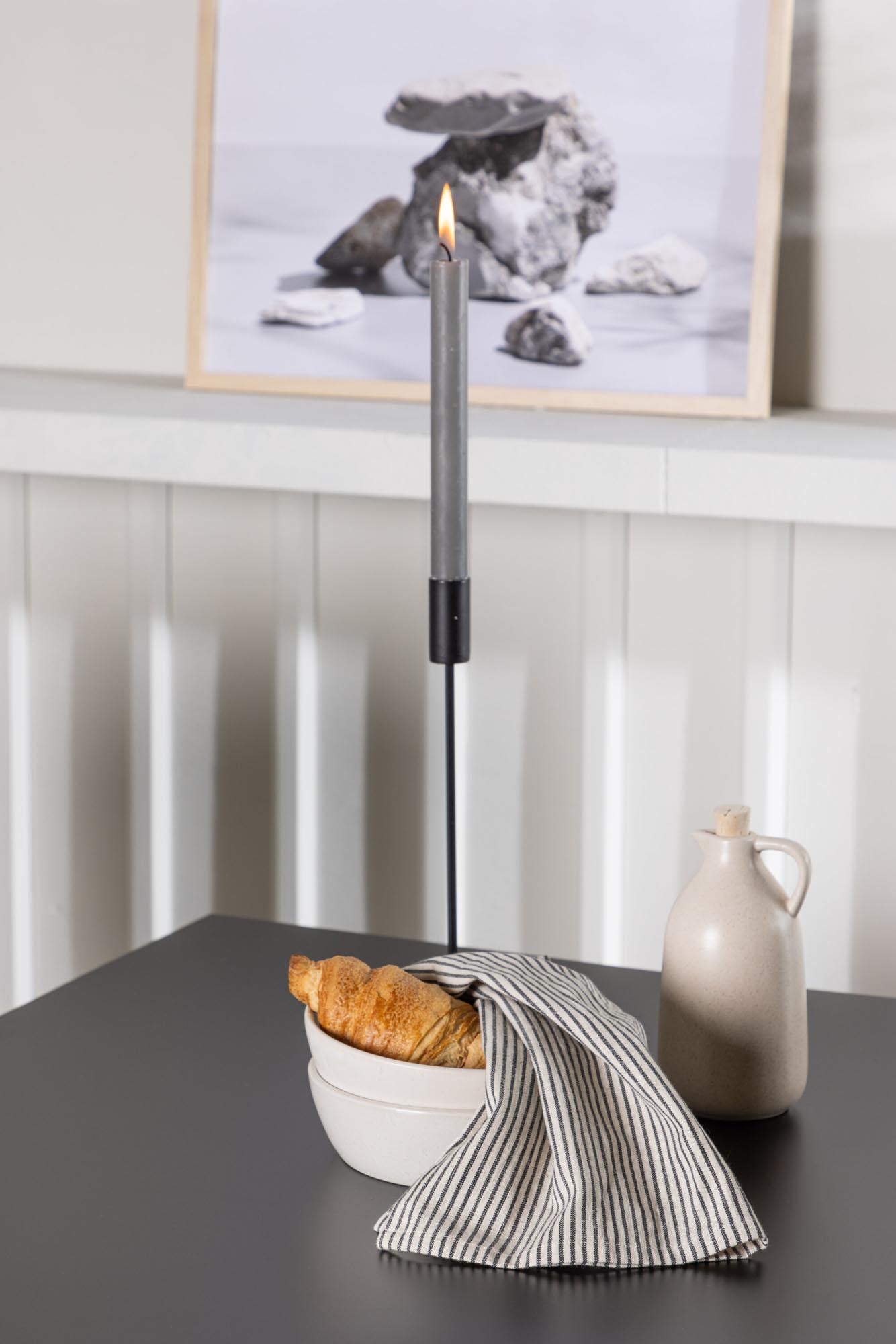 Stilvolles Tempe Esszimmerset mit Zizo Stühlen, ideal für gemütliche Familienessen und modernes Wohndesign. Hochwertige Materialien und Komfort.