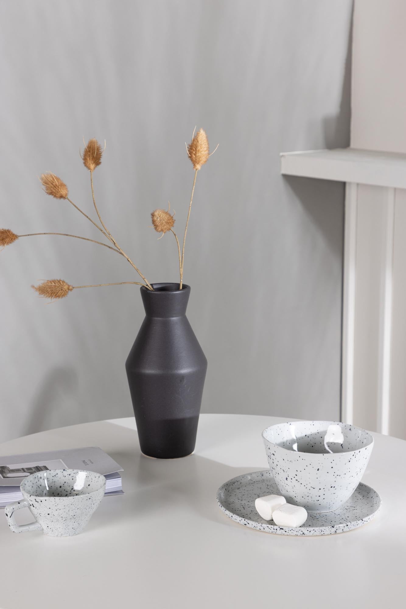 Modernes Danburi Esszimmerset mit elegantem Edvin Tisch (⌀60cm) und 2 komfortablen Stühlen – ideal für kleine Essbereiche.