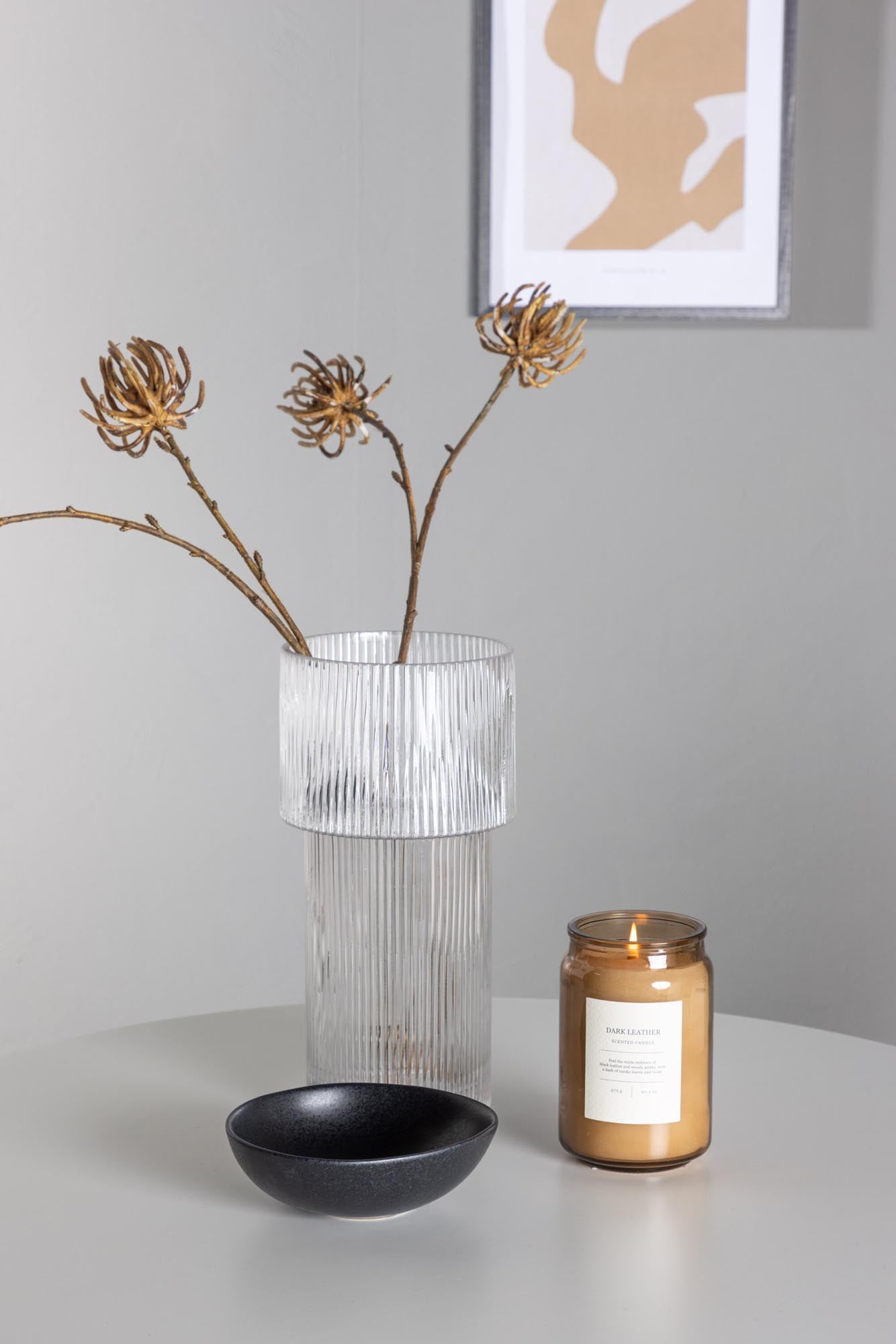 Kompaktes Hamden Esszimmerset + Eva, ideal für urbane Wohnräume.