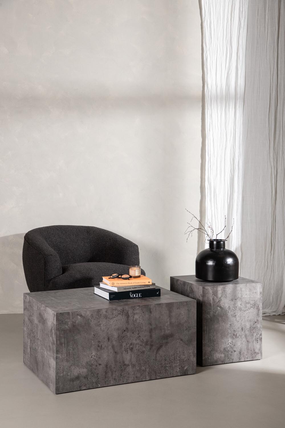 York Coffee Tisch High in Grau präsentiert im Onlineshop von KAQTU Design AG. Beistelltisch ist von Venture Home