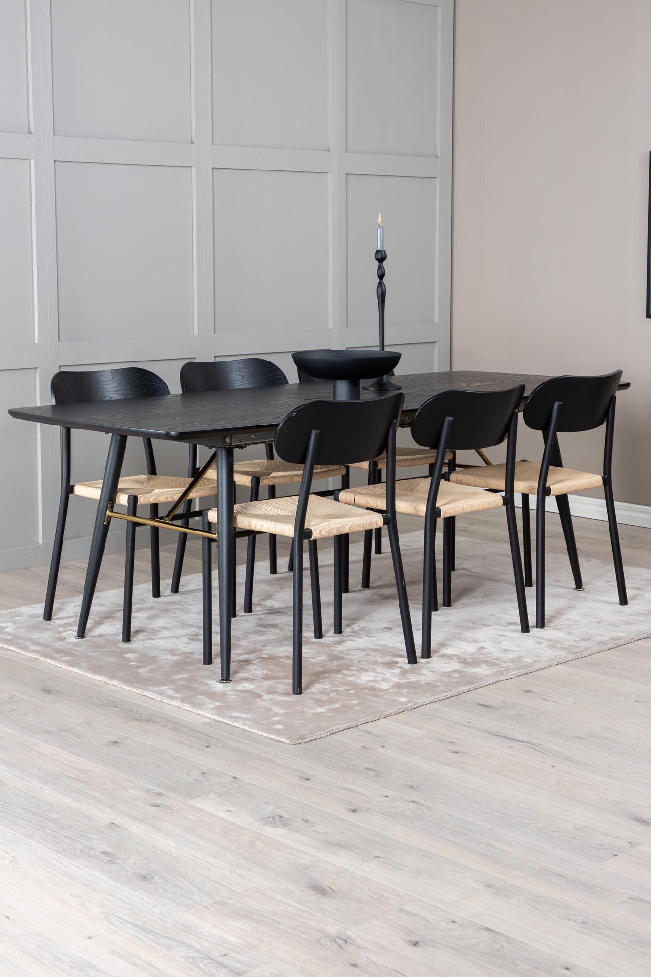 Luxuriöses Esszimmer Set Gold mit Polly Stühlen von Venture Home.