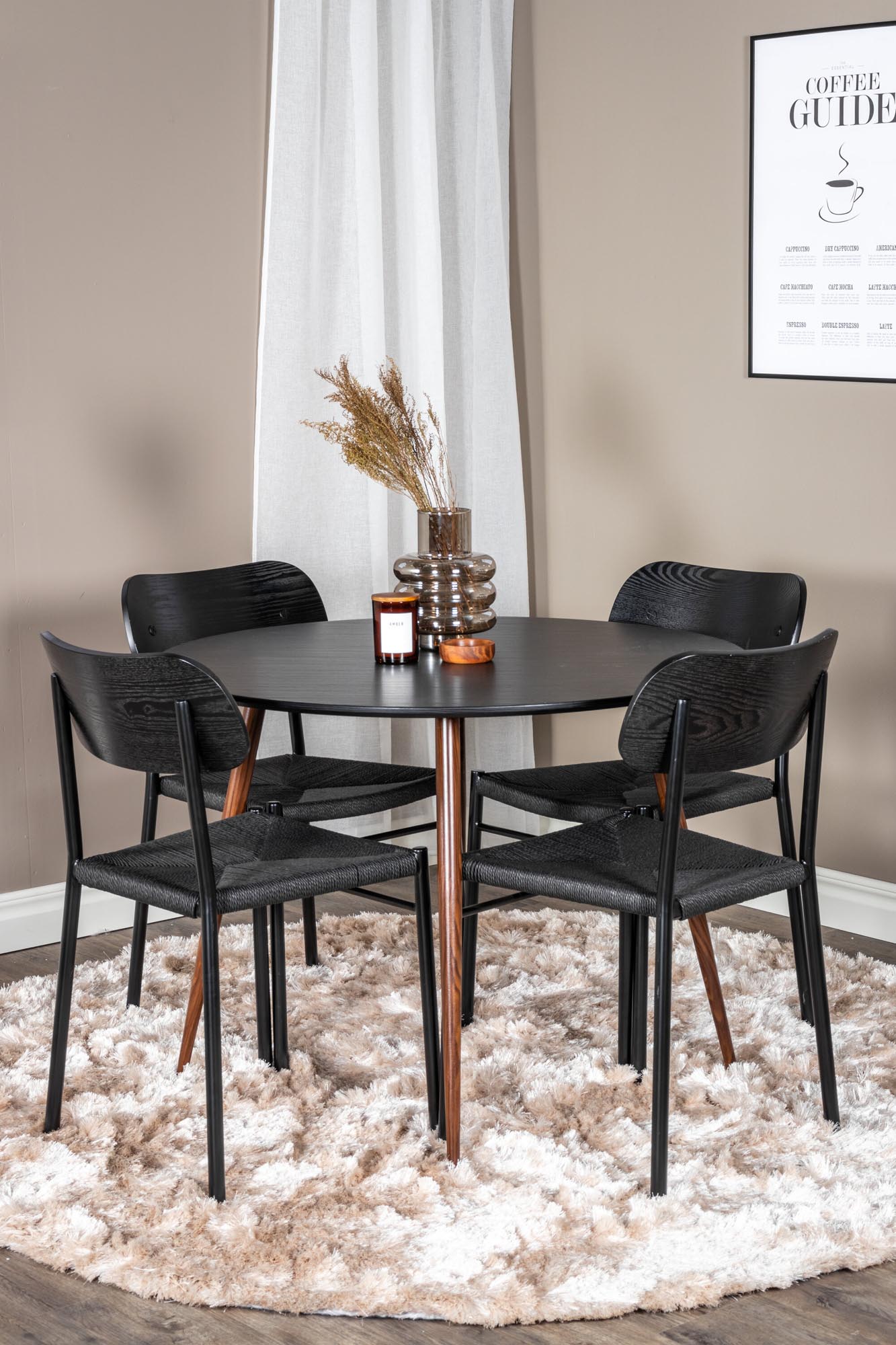 Elegantes Esszimmer Set Plaza mit Stuhl Polly von Venture Home.