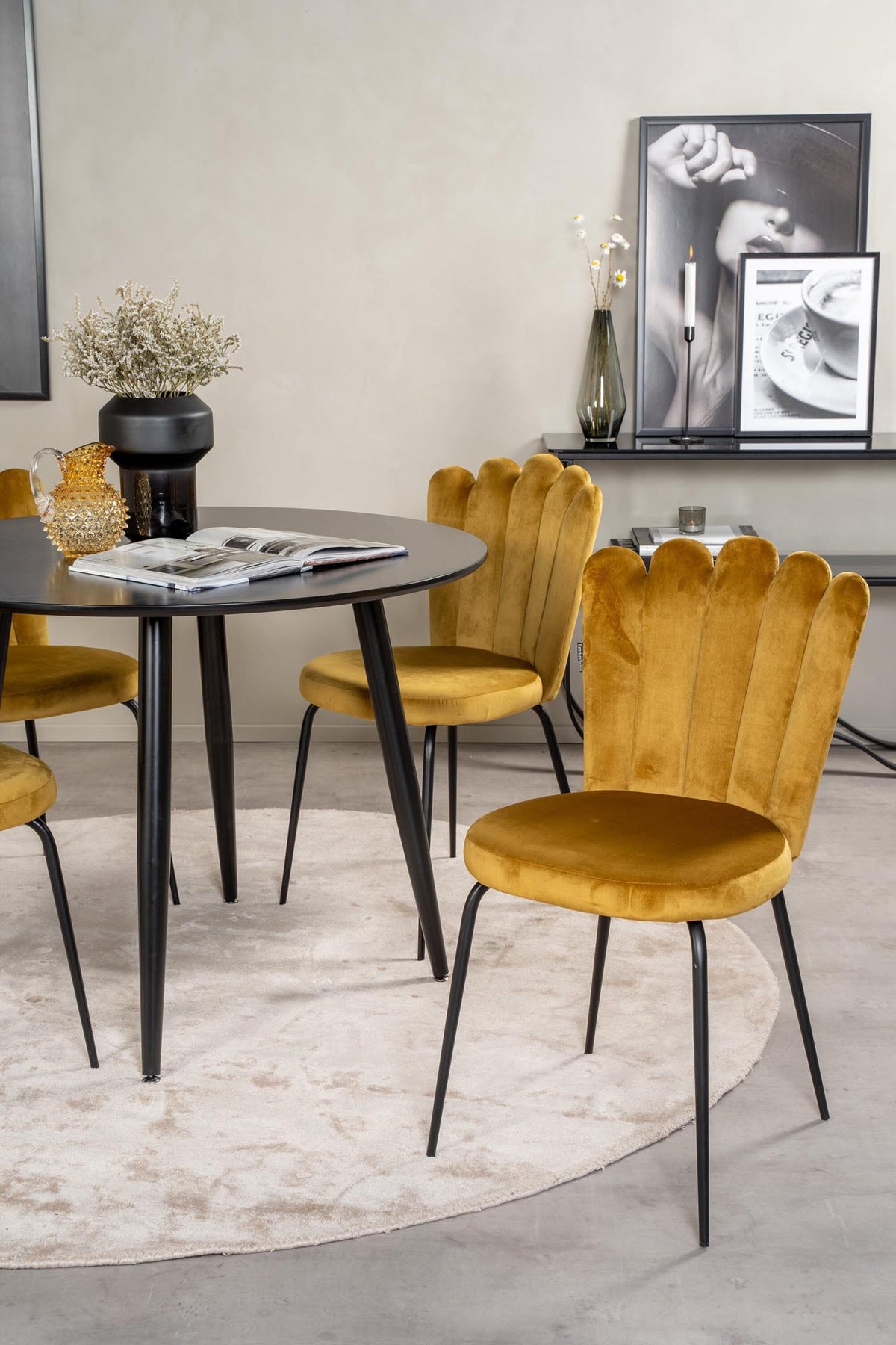 Esszimmer Set Plaza mit Stuhl Limhamn in Schwarz/Schwarz/Gelb präsentiert im Onlineshop von KAQTU Design AG. Esszimmerset ist von Venture Home